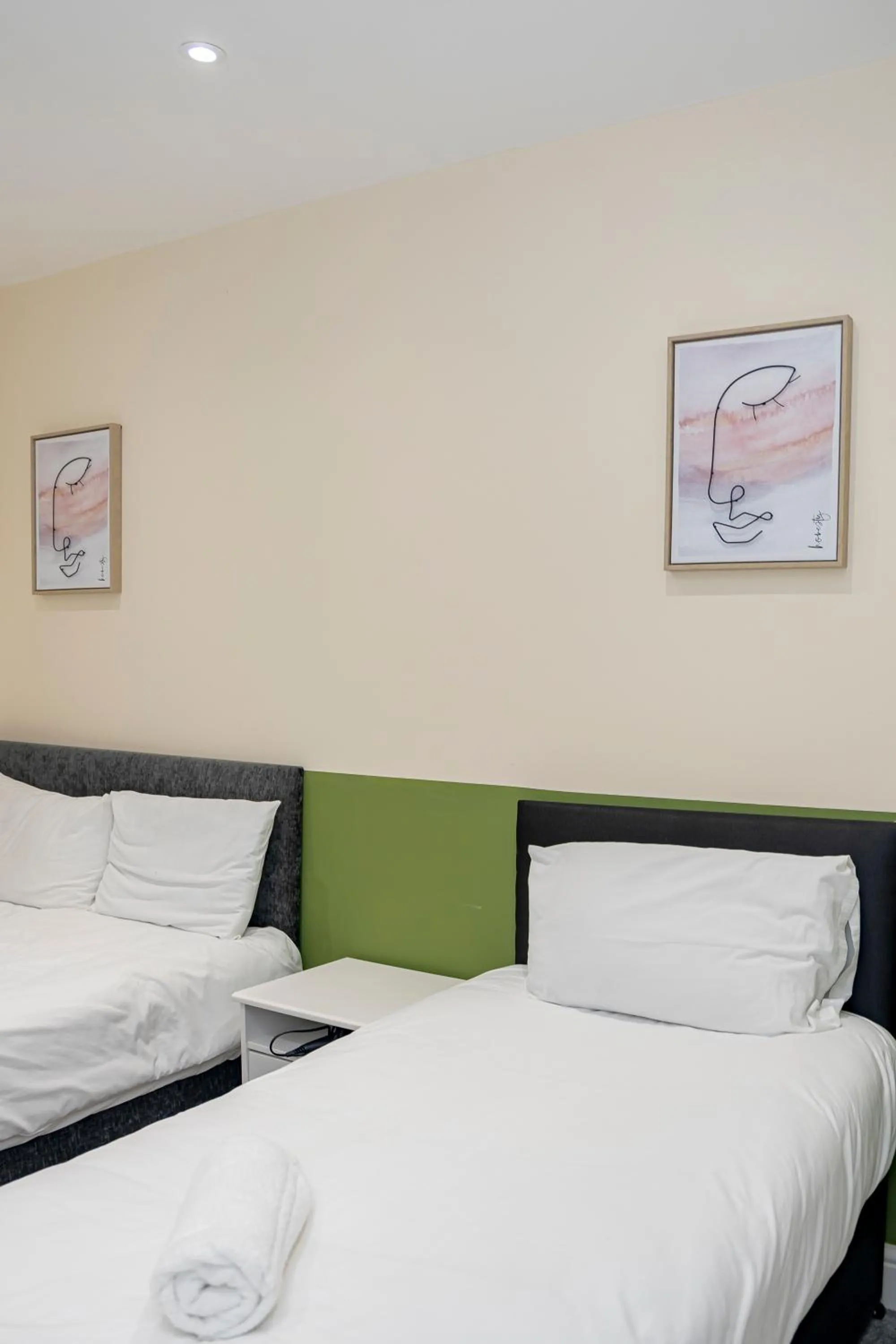 Bed in FLASH SALE Kemptown 2 Bedroom Flat BN224EAT02