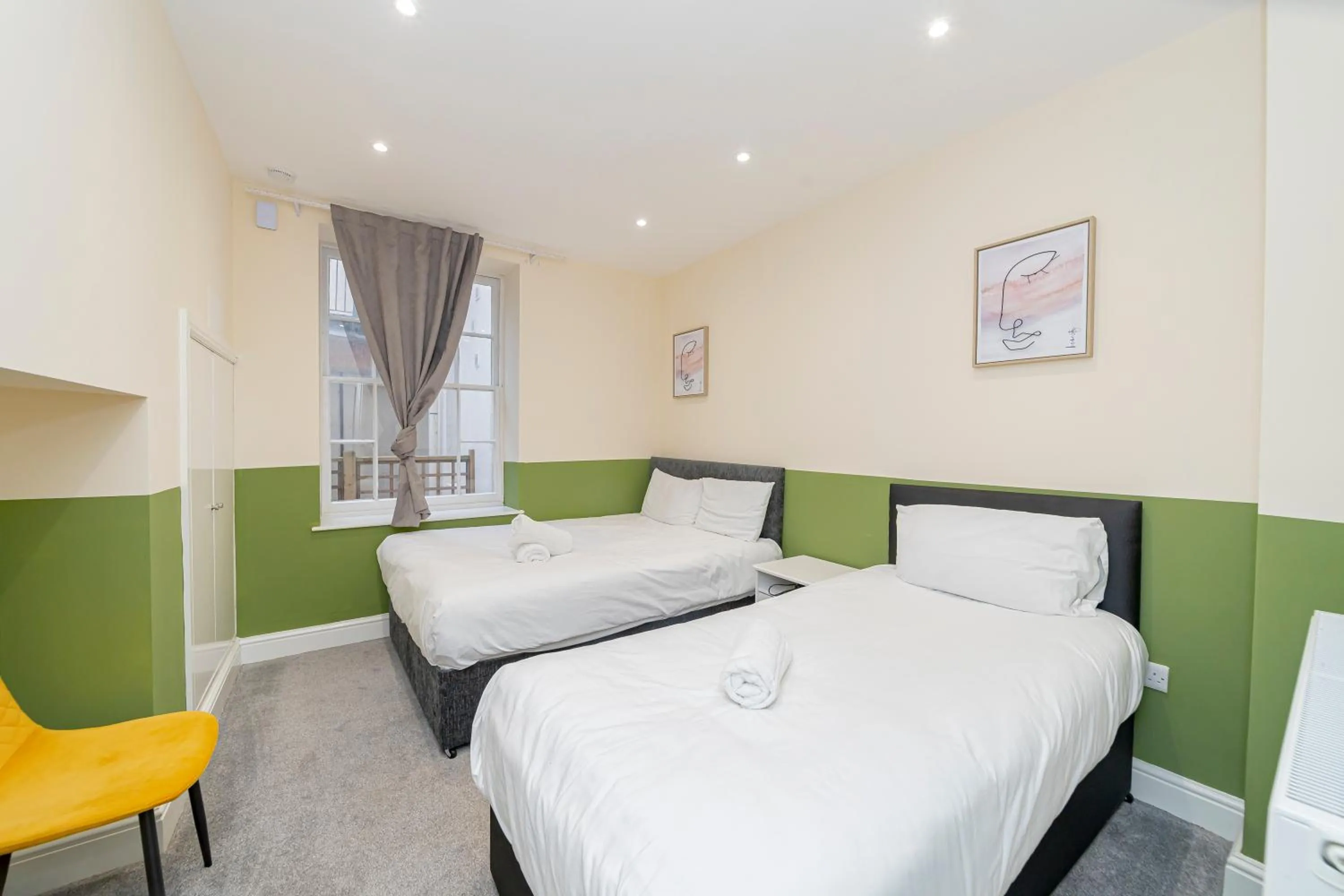 Bed in FLASH SALE Kemptown 2 Bedroom Flat BN224EAT02