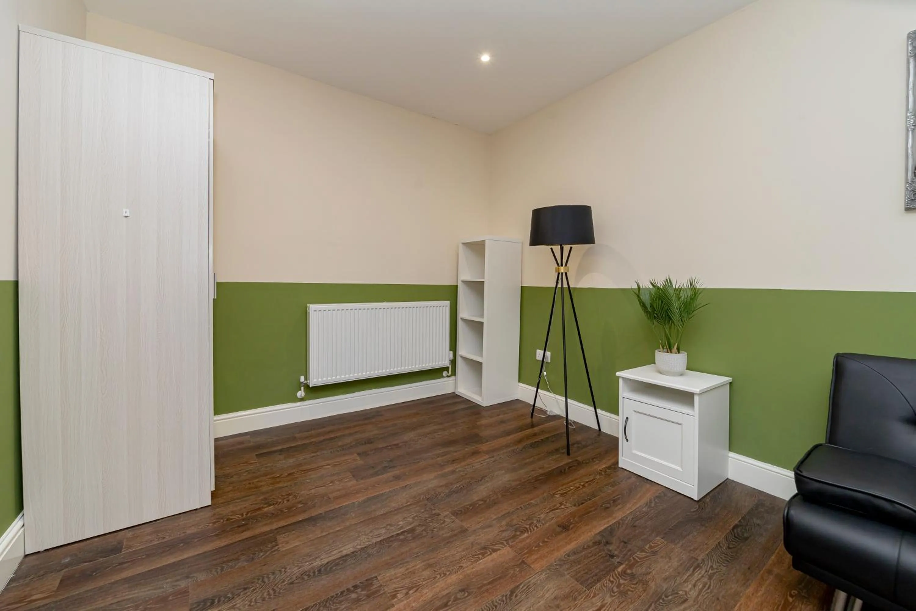 TV and multimedia in FLASH SALE Kemptown 2 Bedroom Flat BN224EAT02