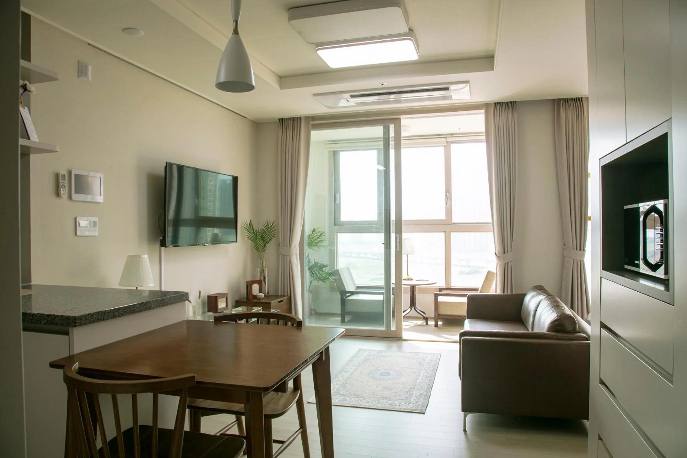 TV and multimedia in Landmark Stay in Songdo