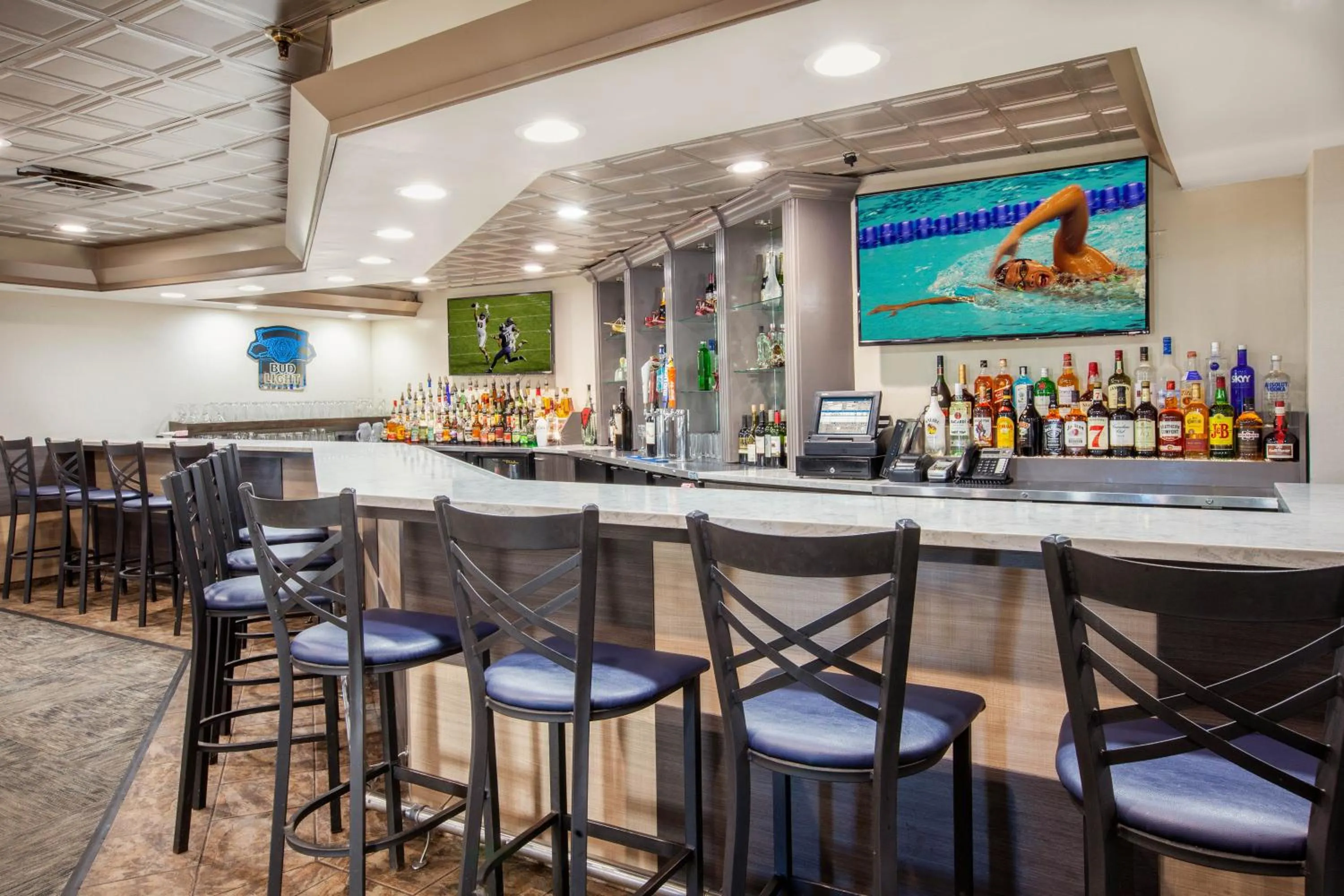 Restaurant/places to eat in Wingate by Wyndham Detroit Metro Airport