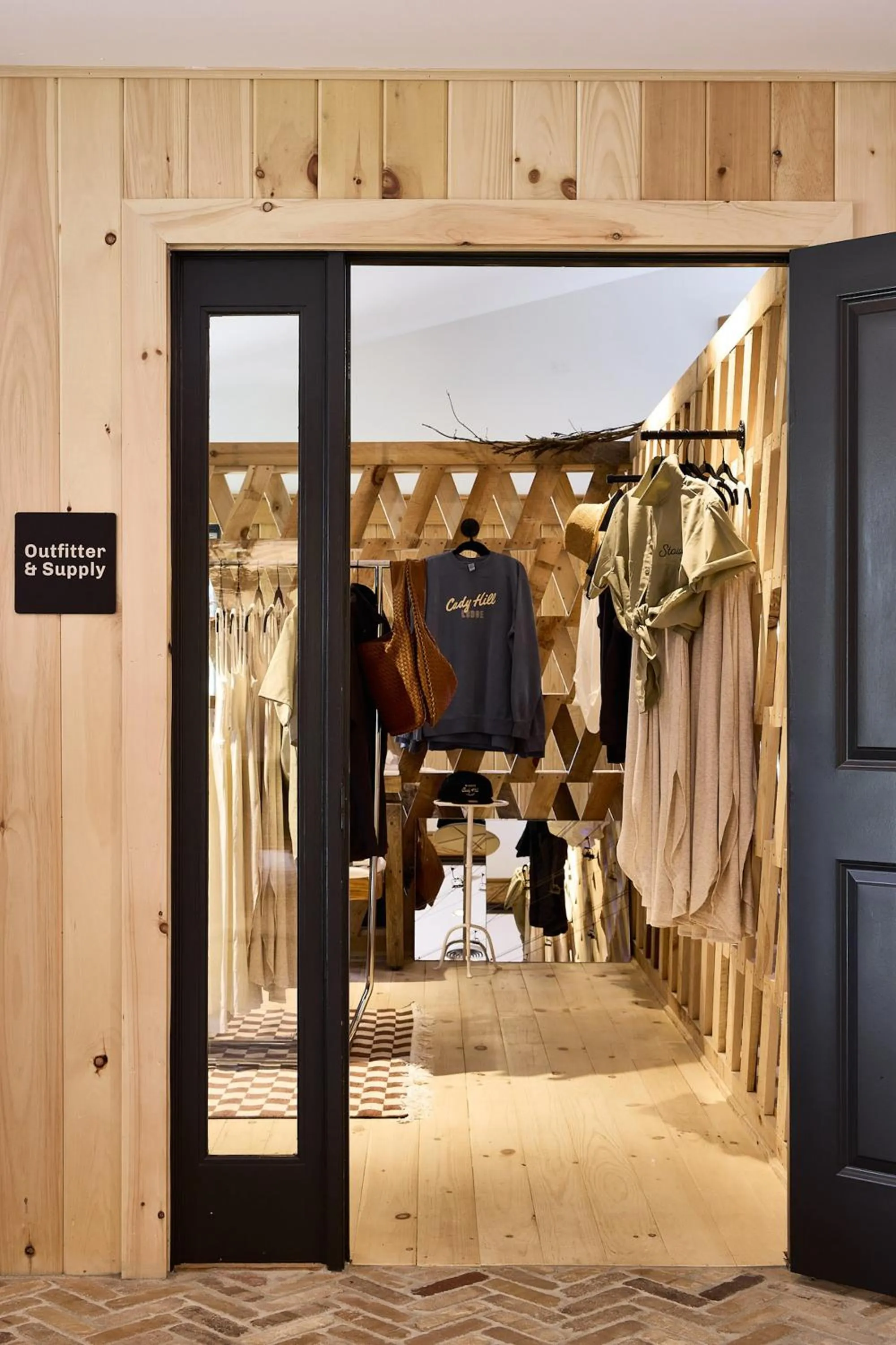 Shopping Area in Bluebird Cady Hill Lodge