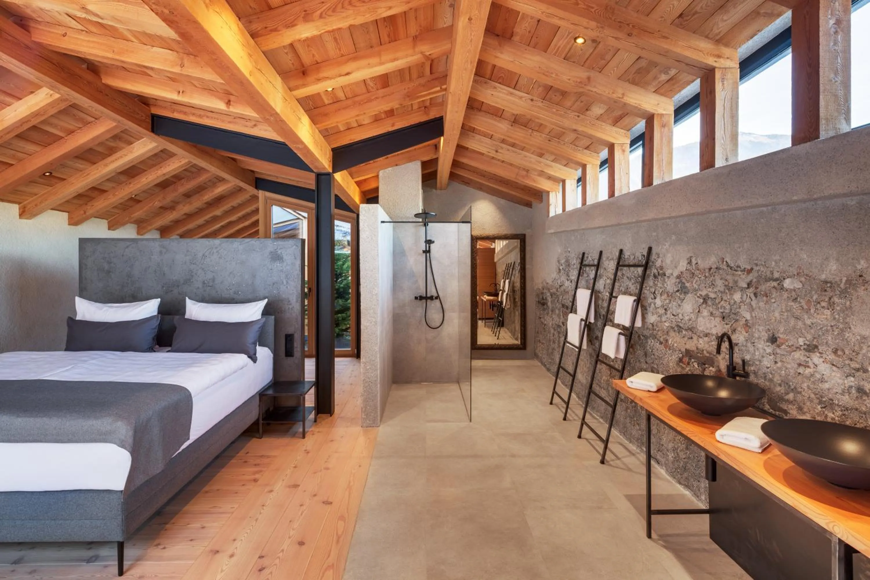 Photo of the whole room, Bed in Boutiquehotel Rattenberg