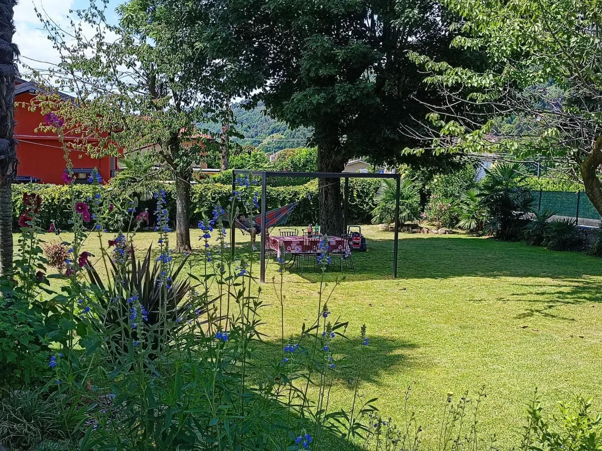 Garden in B&B VILLA PREZIOSA LAGO MAGGIORE