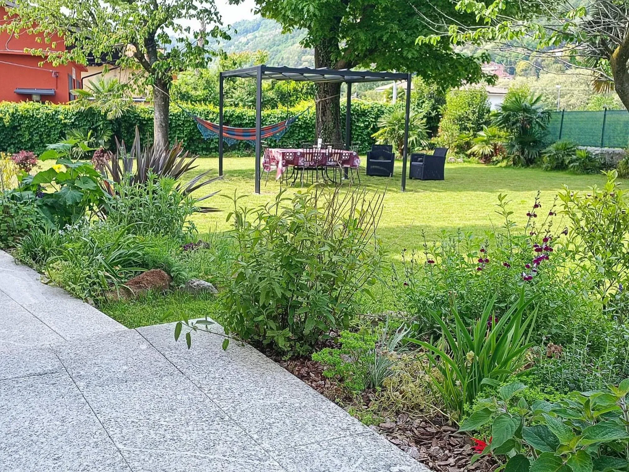 Garden in B&B VILLA PREZIOSA LAGO MAGGIORE