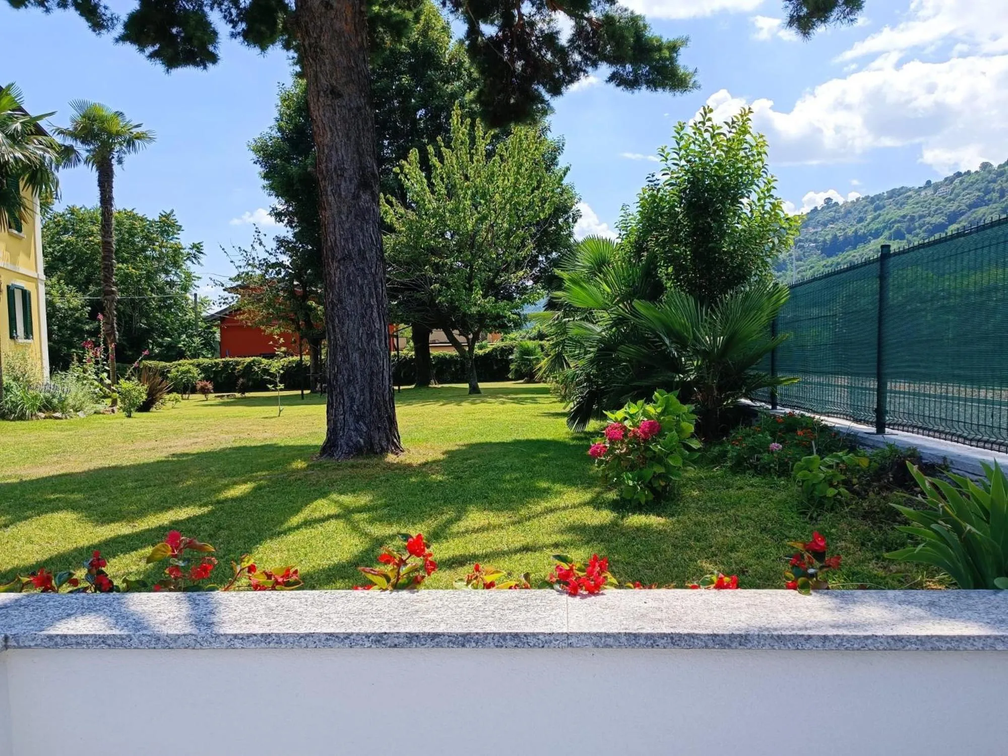 Garden in B&B VILLA PREZIOSA LAGO MAGGIORE