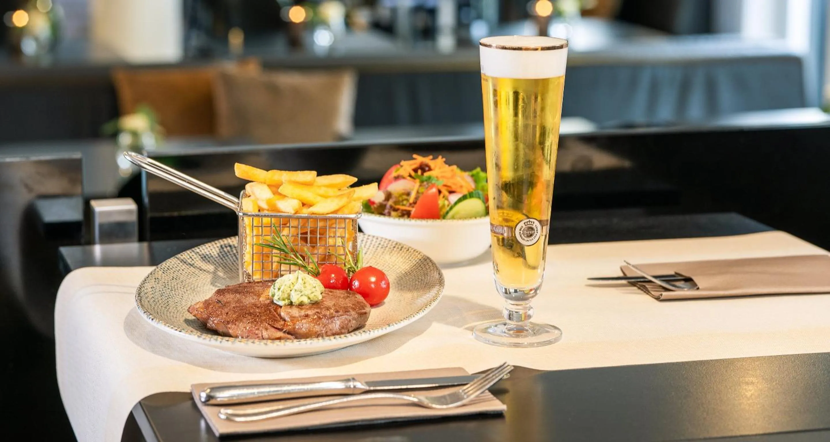 Restaurant/places to eat in Victor's Residenz-Hotel München