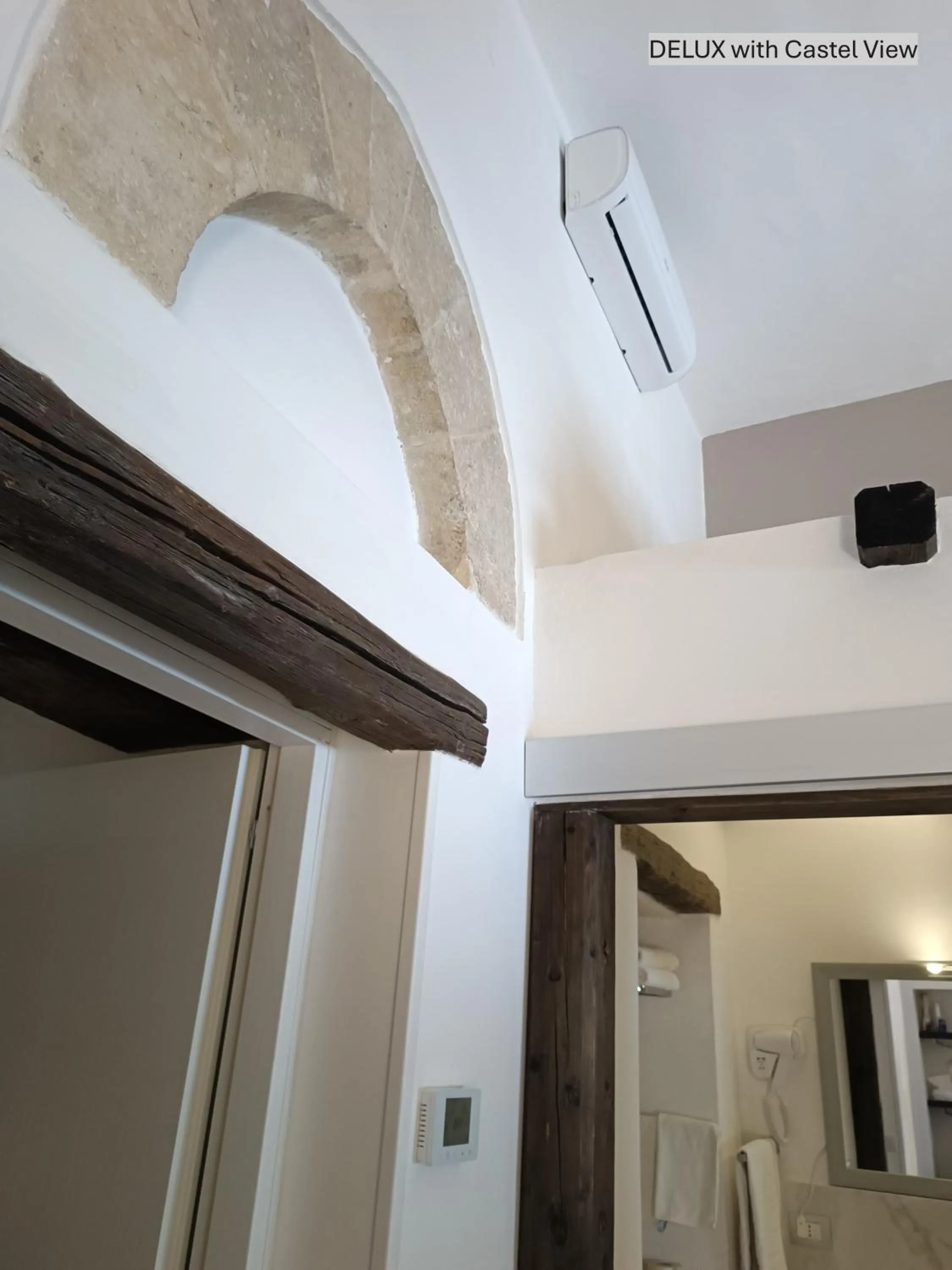 air conditioner in Dimora Arco Basso - Old Town