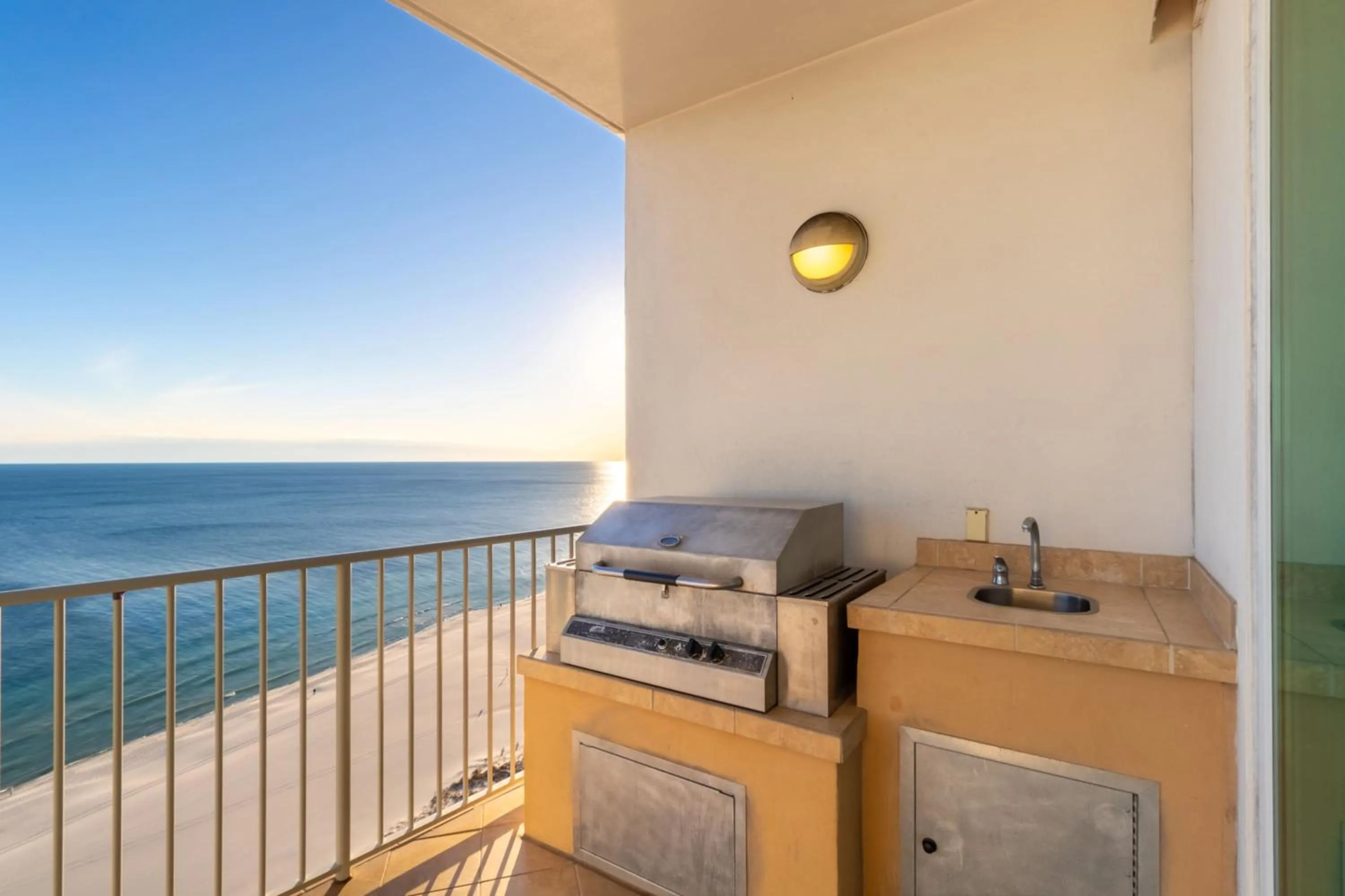 BBQ facilities in Turquoise 1908C