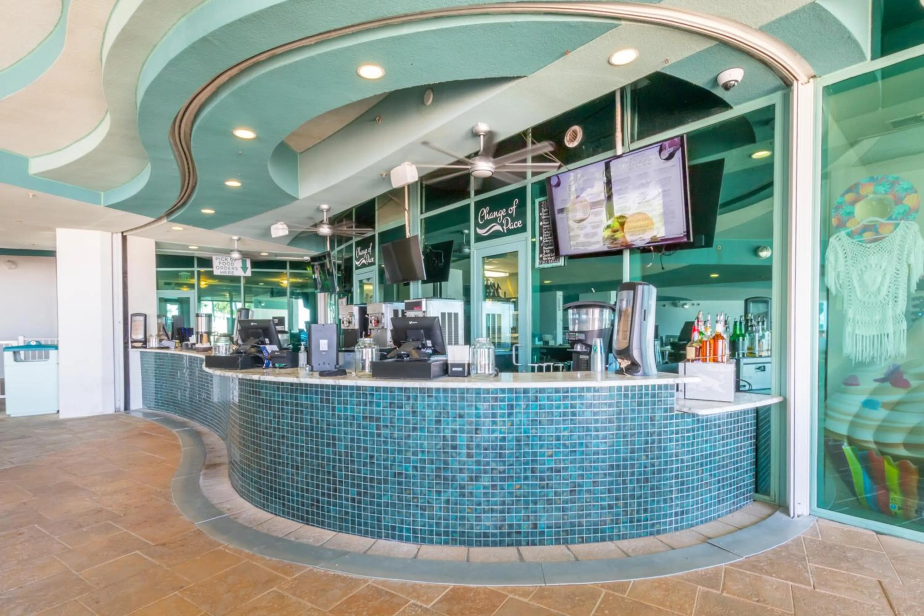 Food and drinks in Turquoise 1908C