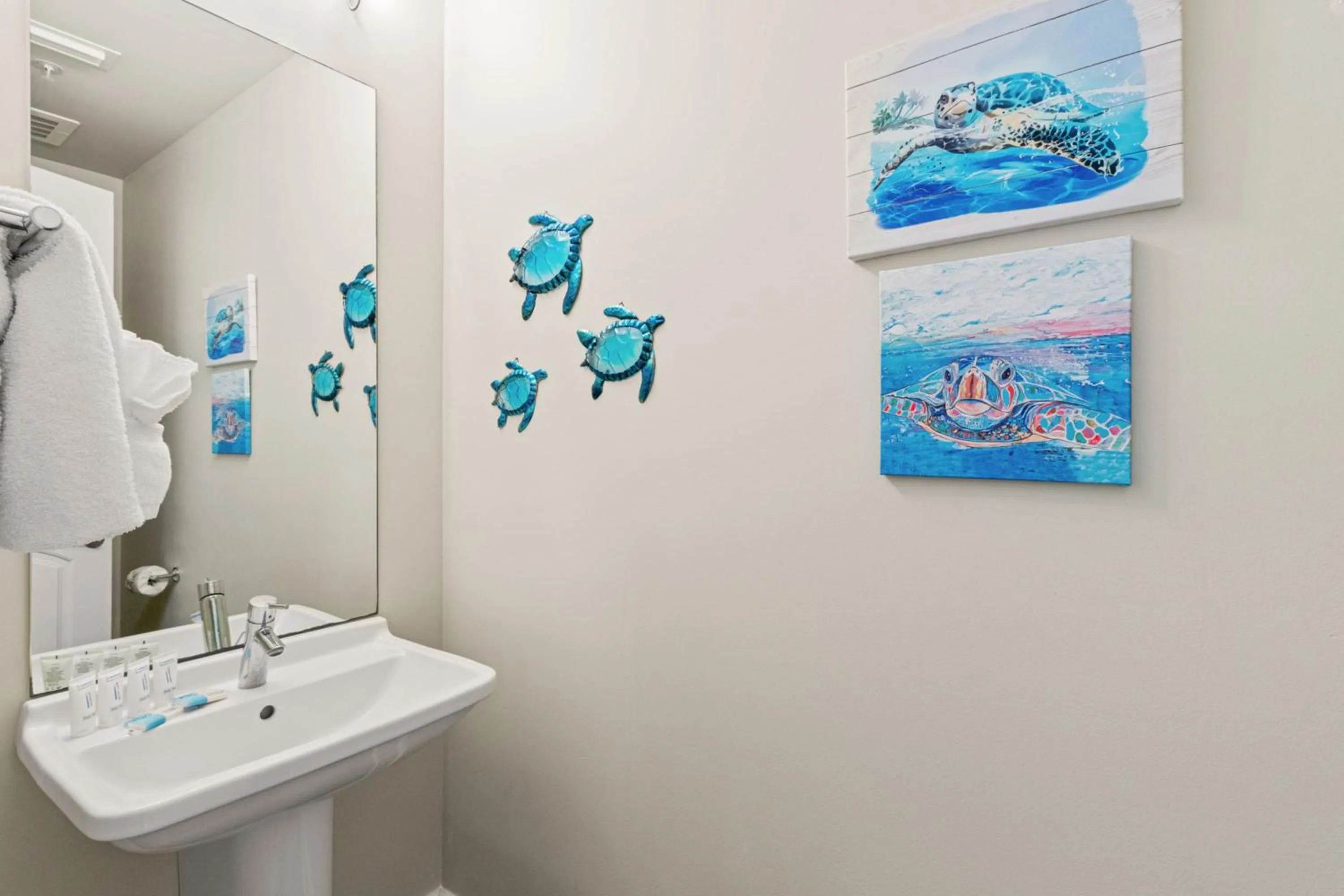 Bathroom in Turquoise 1908C