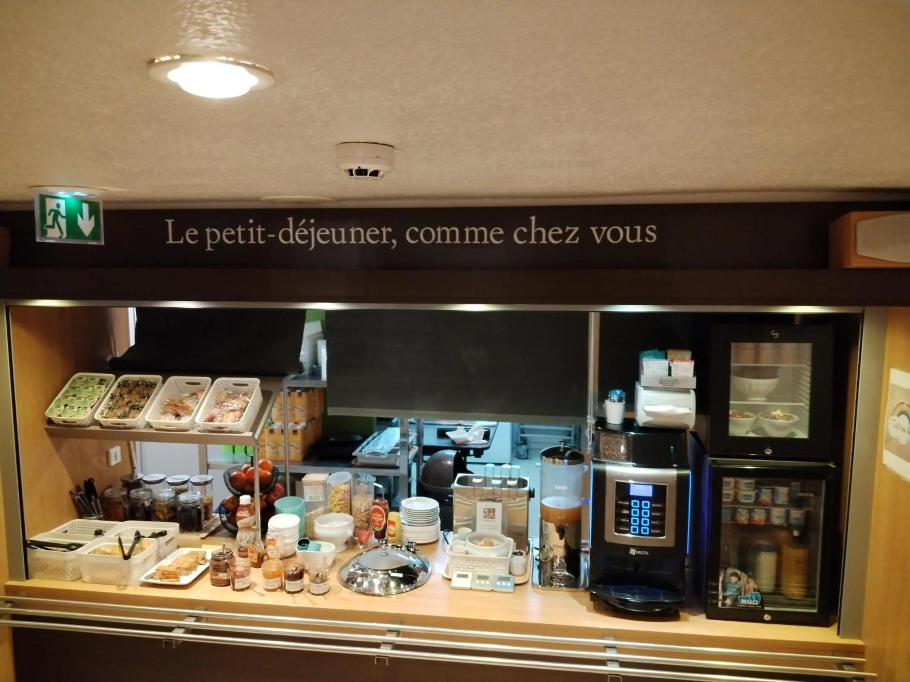 Breakfast in Hotel Inn Design Montluçon