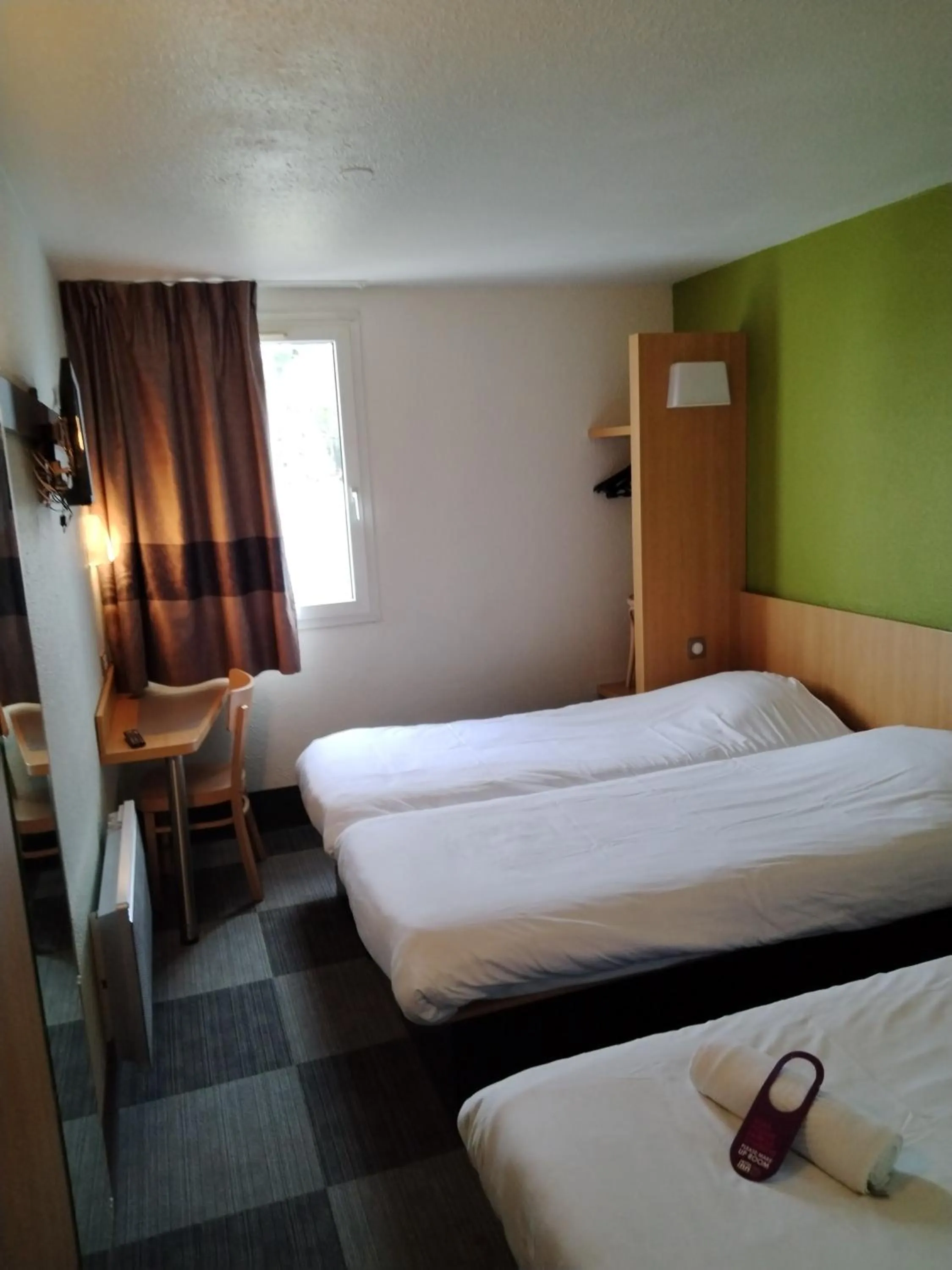 Bedroom, Bed in Hotel Inn Design Montluçon