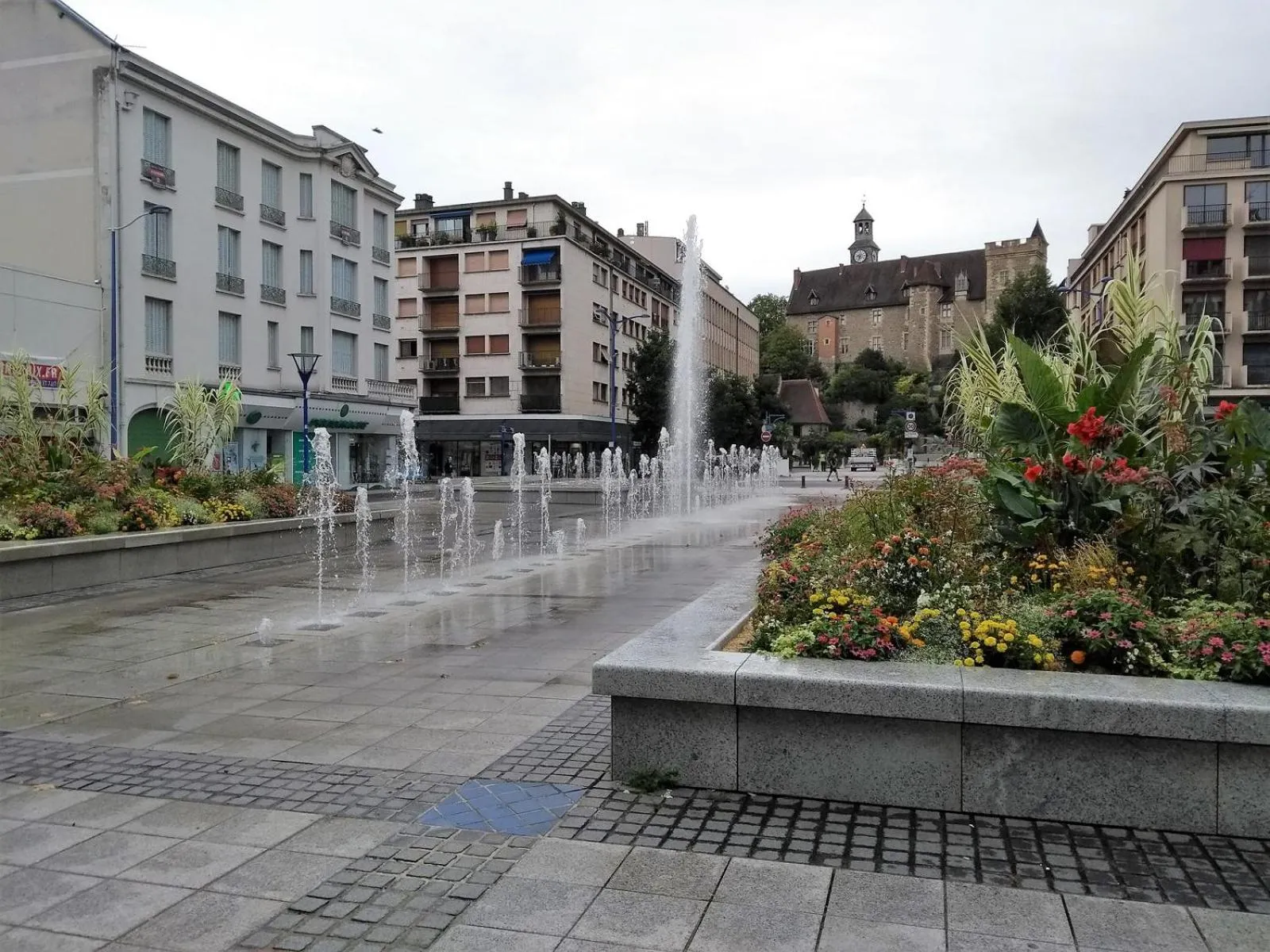 Nearby landmark in Hotel Inn Design Montluçon