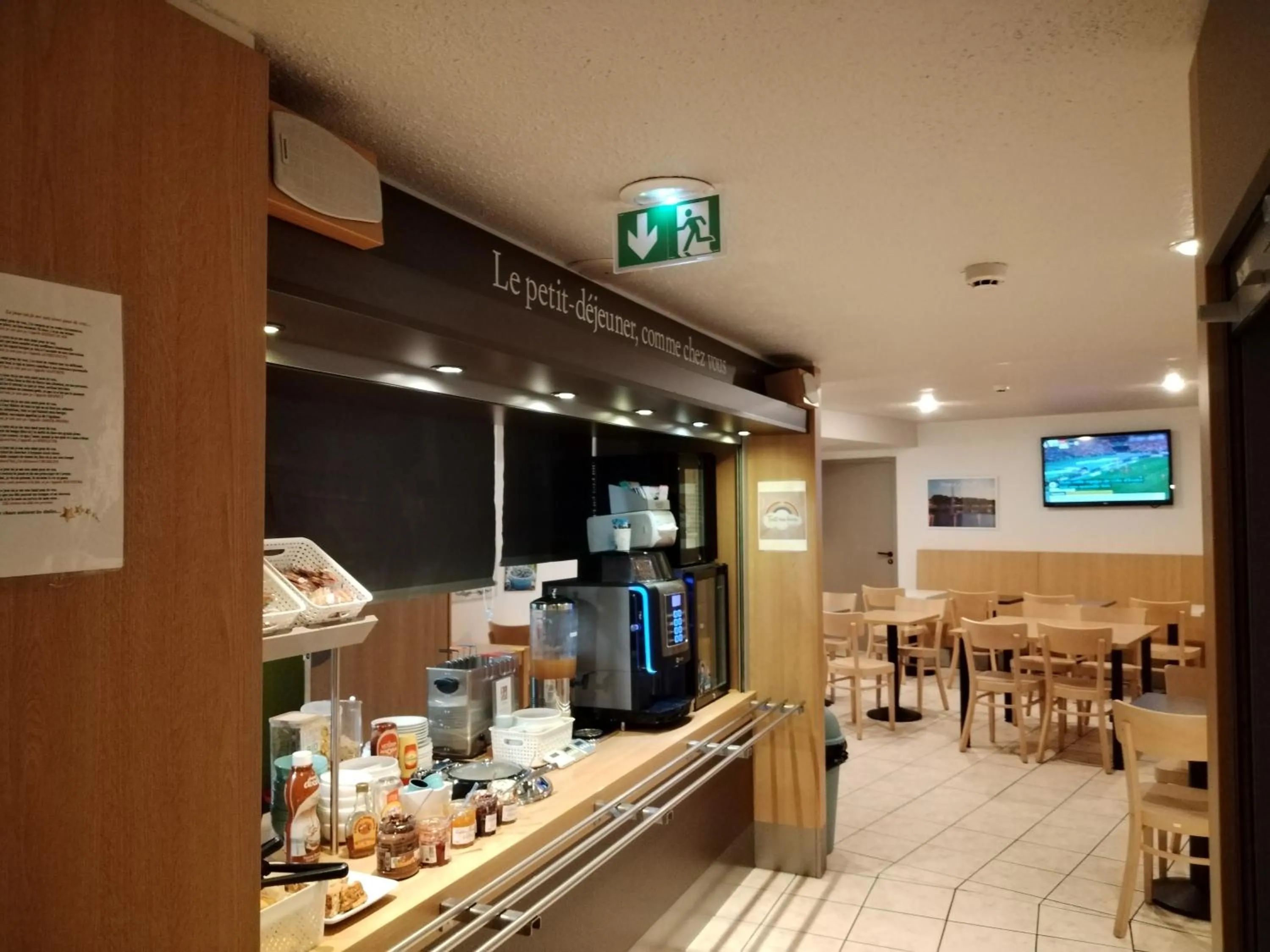 Breakfast in Hotel Inn Design Montluçon