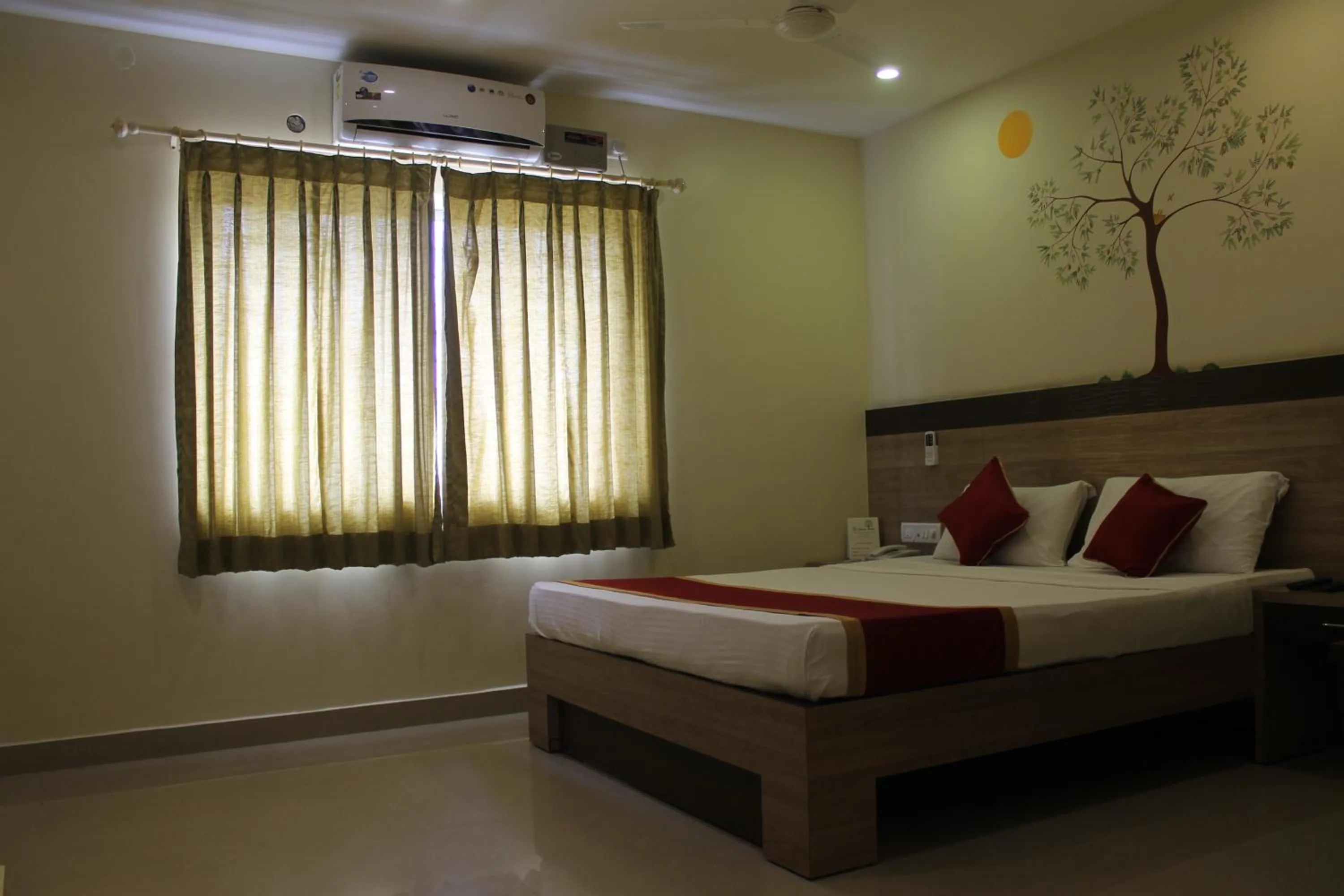 Bedroom, Bed in HOTEL GREEN TREES