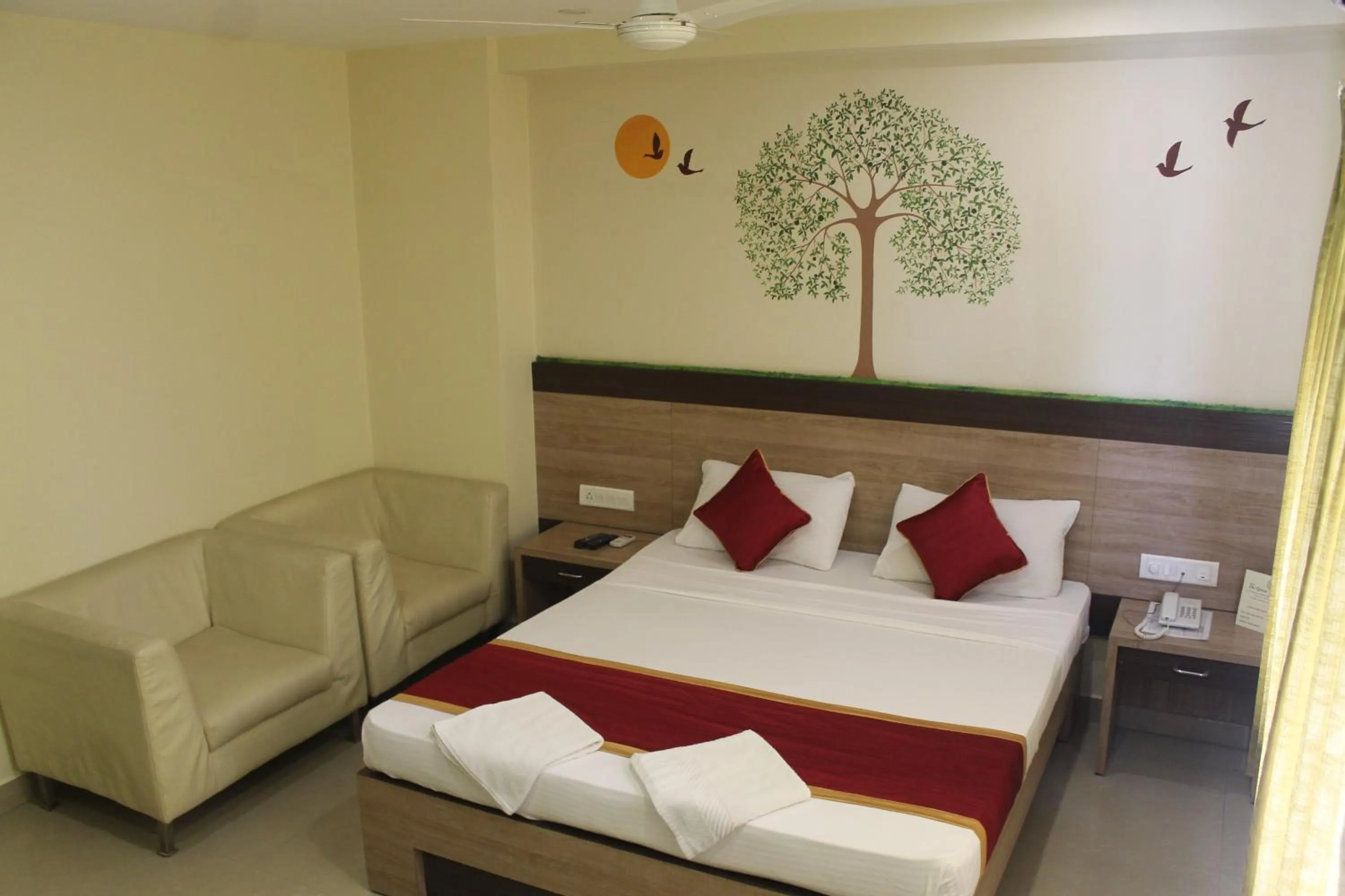 Bedroom, Bed in HOTEL GREEN TREES