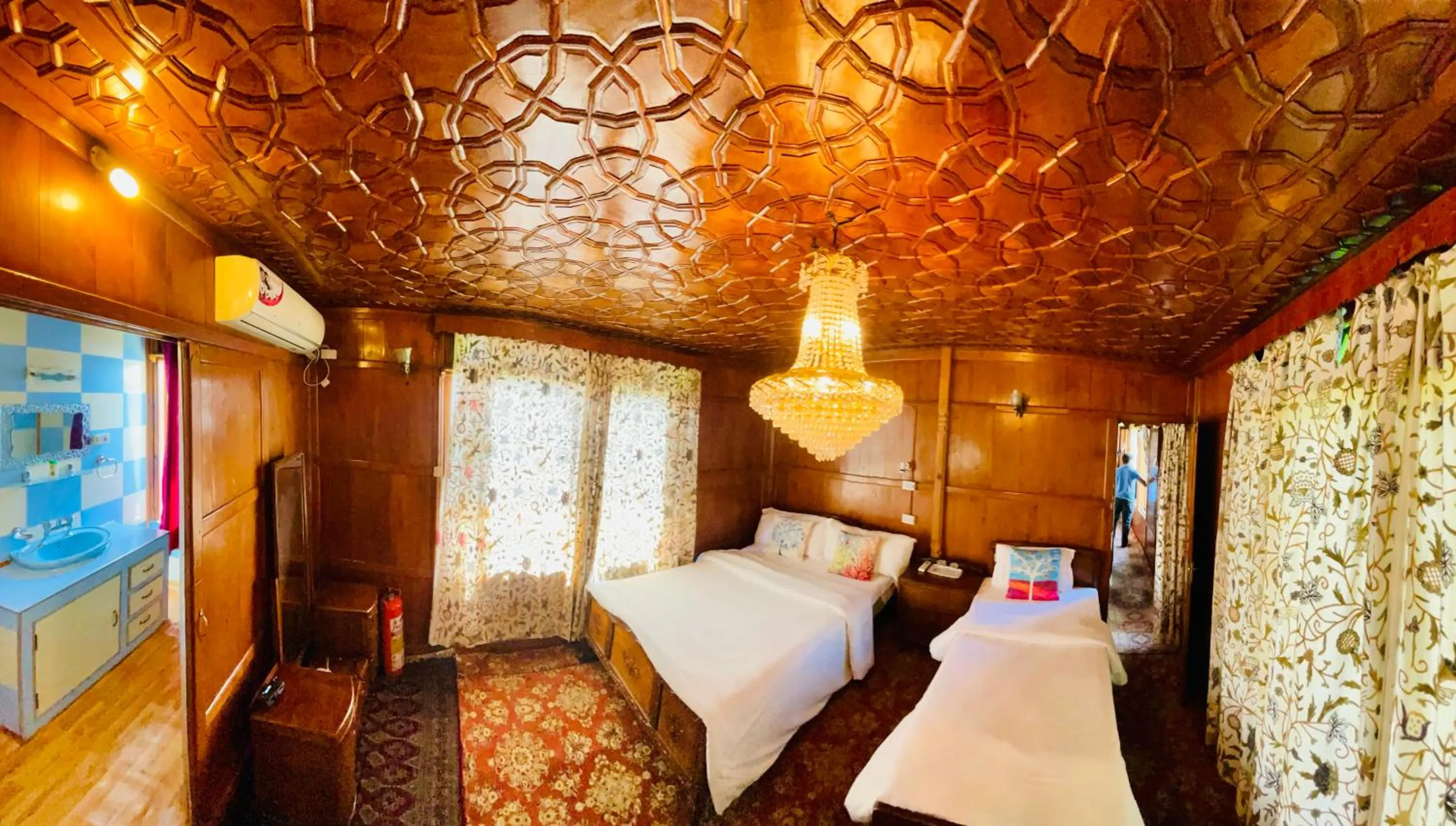 Bedroom, Bed in Dilshad Houseboats