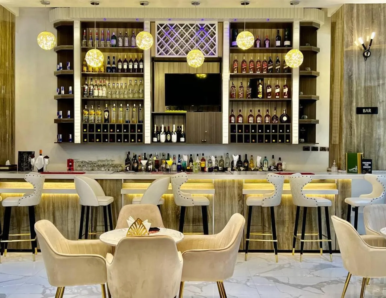 Lounge or bar in Base Ethiopia International Hotel