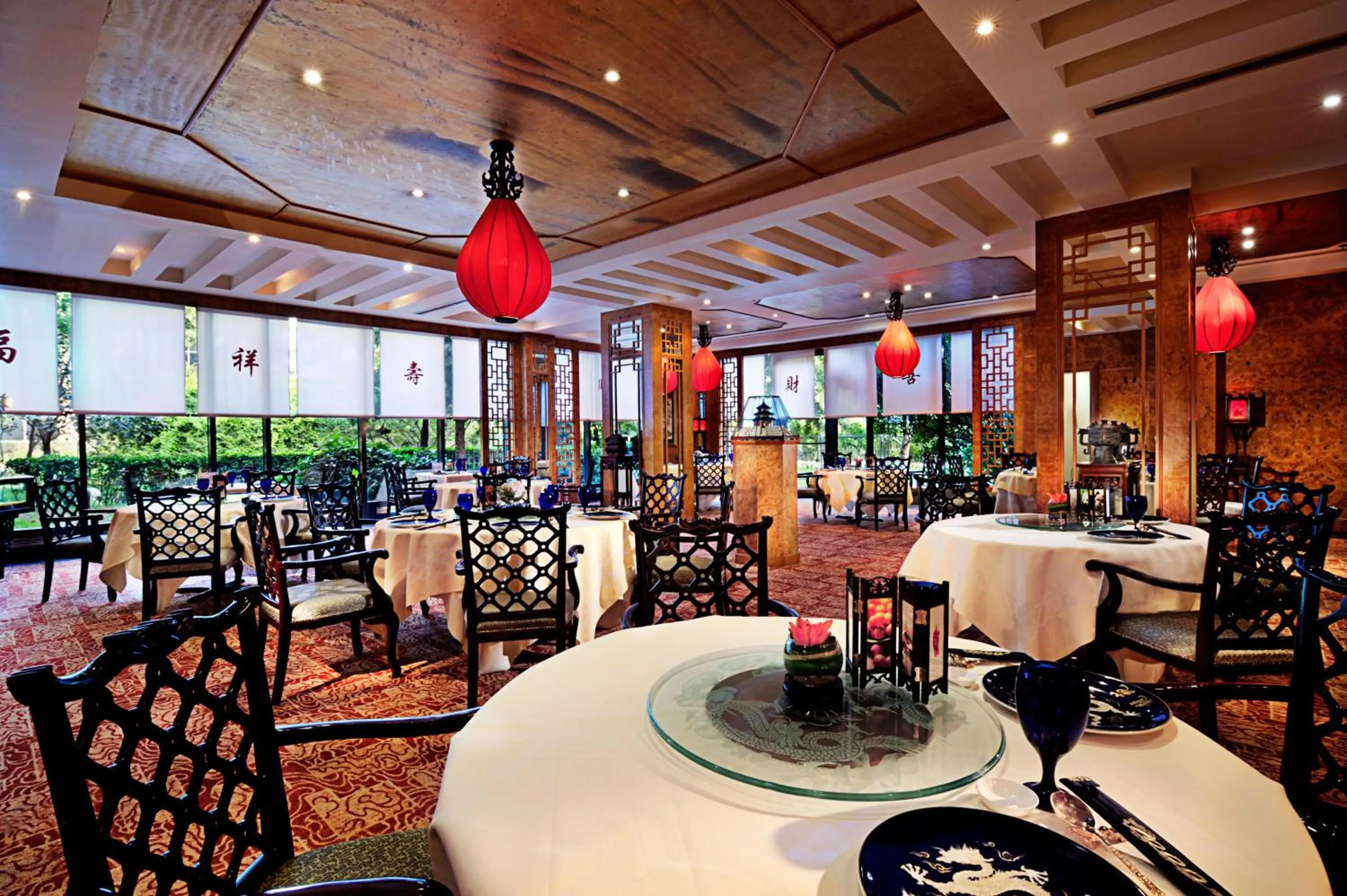 Restaurant/places to eat in Kempinski Hotel Beijing Yansha Center
