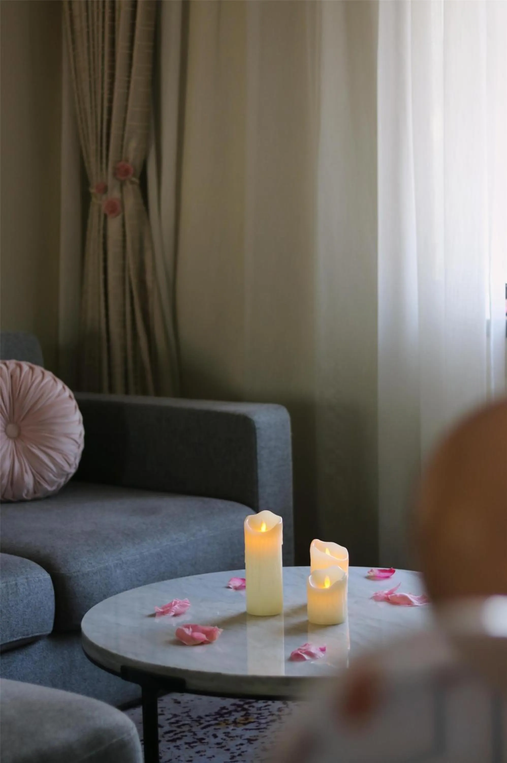 Living room in Kempinski Hotel Beijing Yansha Center