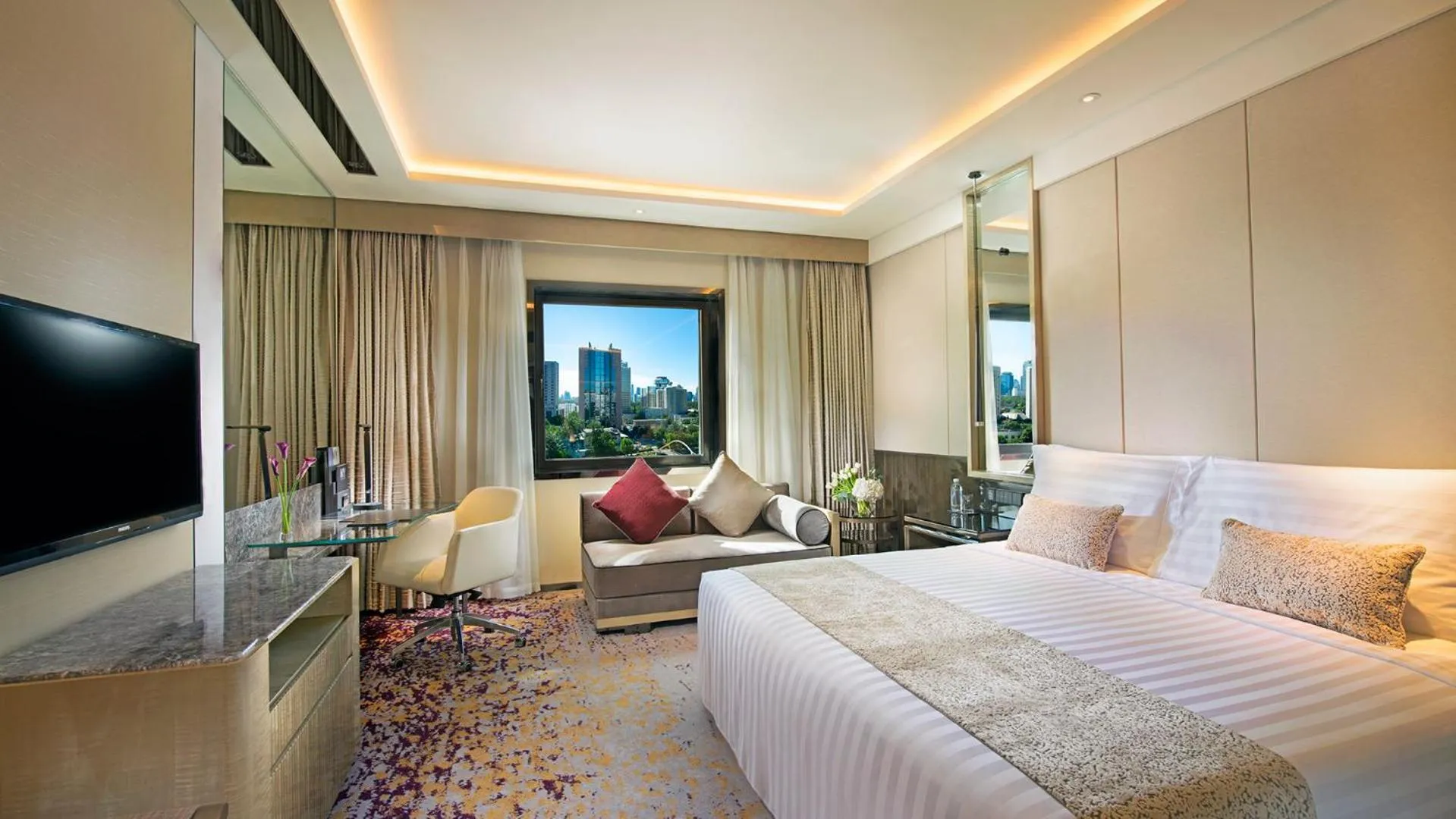 Bedroom, Bed in Kempinski Hotel Beijing Yansha Center