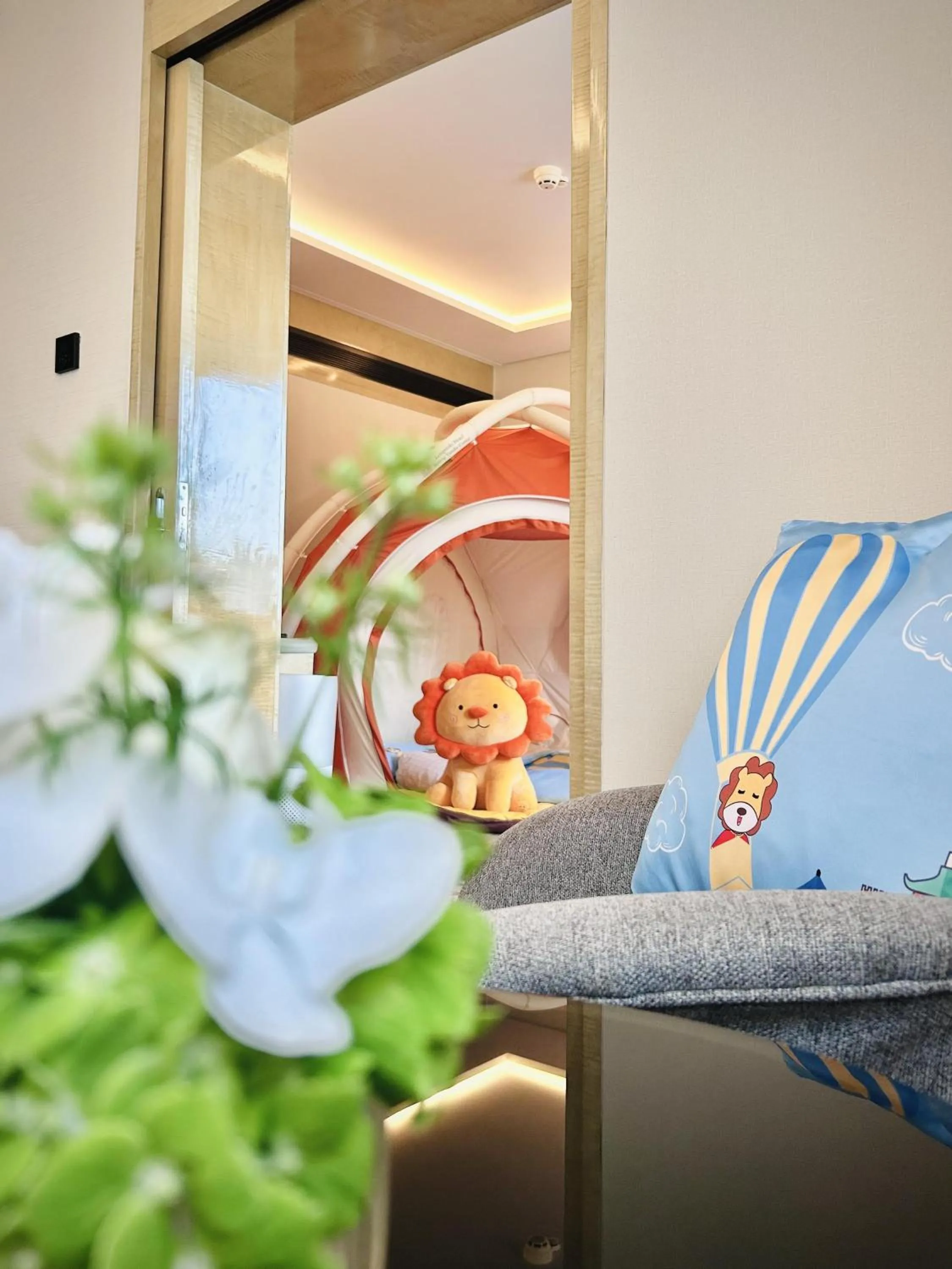 Bedroom in Kempinski Hotel Beijing Yansha Center