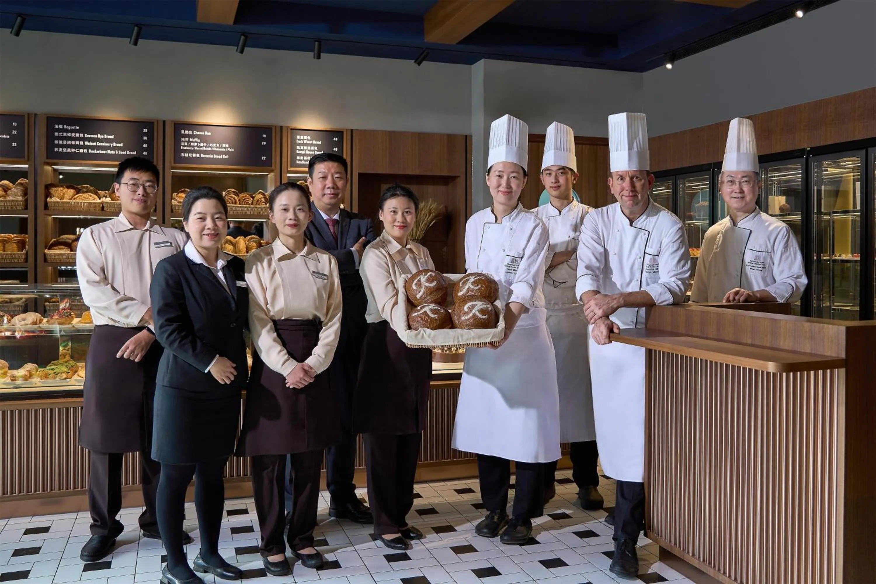 Restaurant/places to eat in Kempinski Hotel Beijing Yansha Center