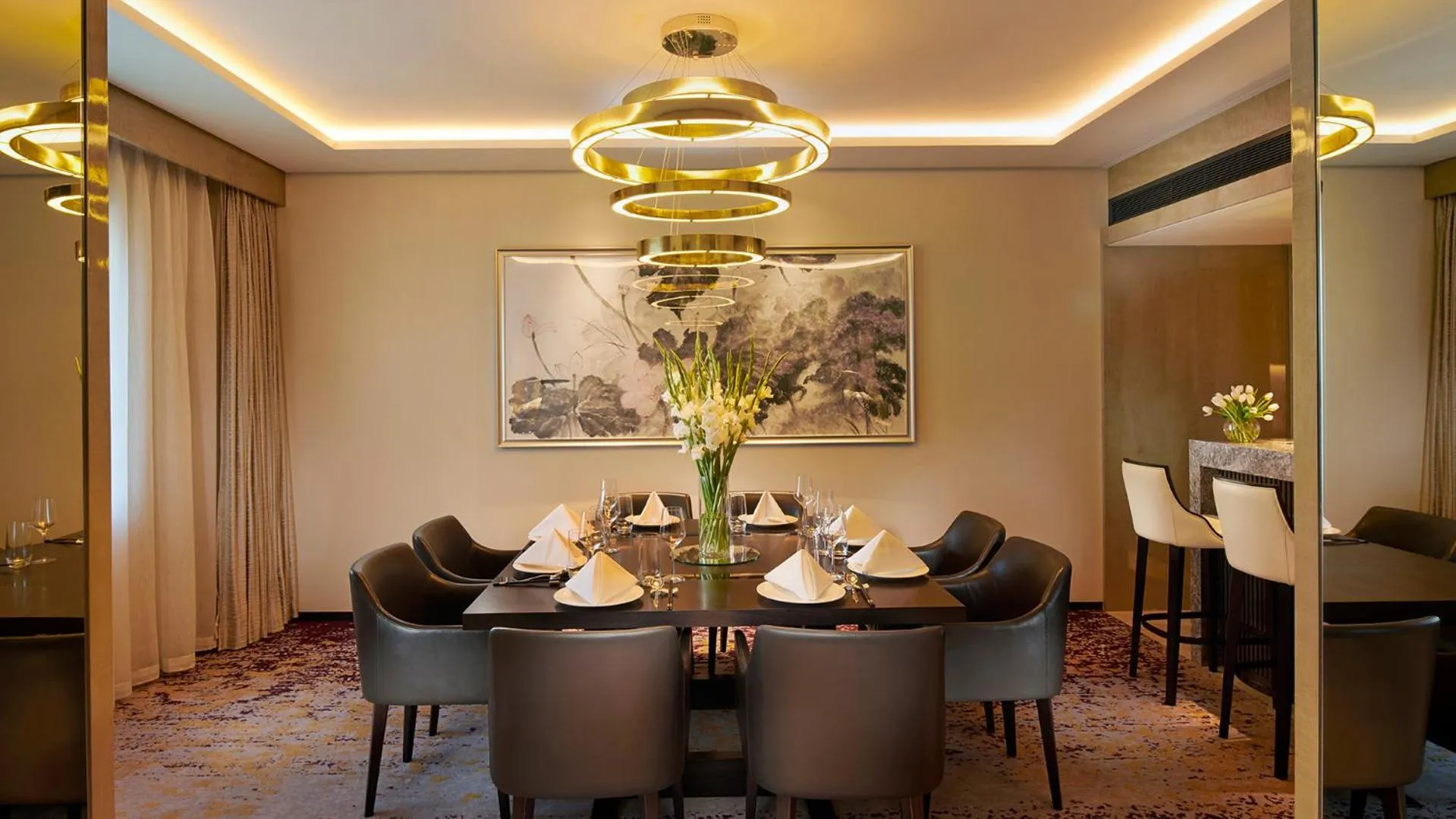 Dining area in Kempinski Hotel Beijing Yansha Center