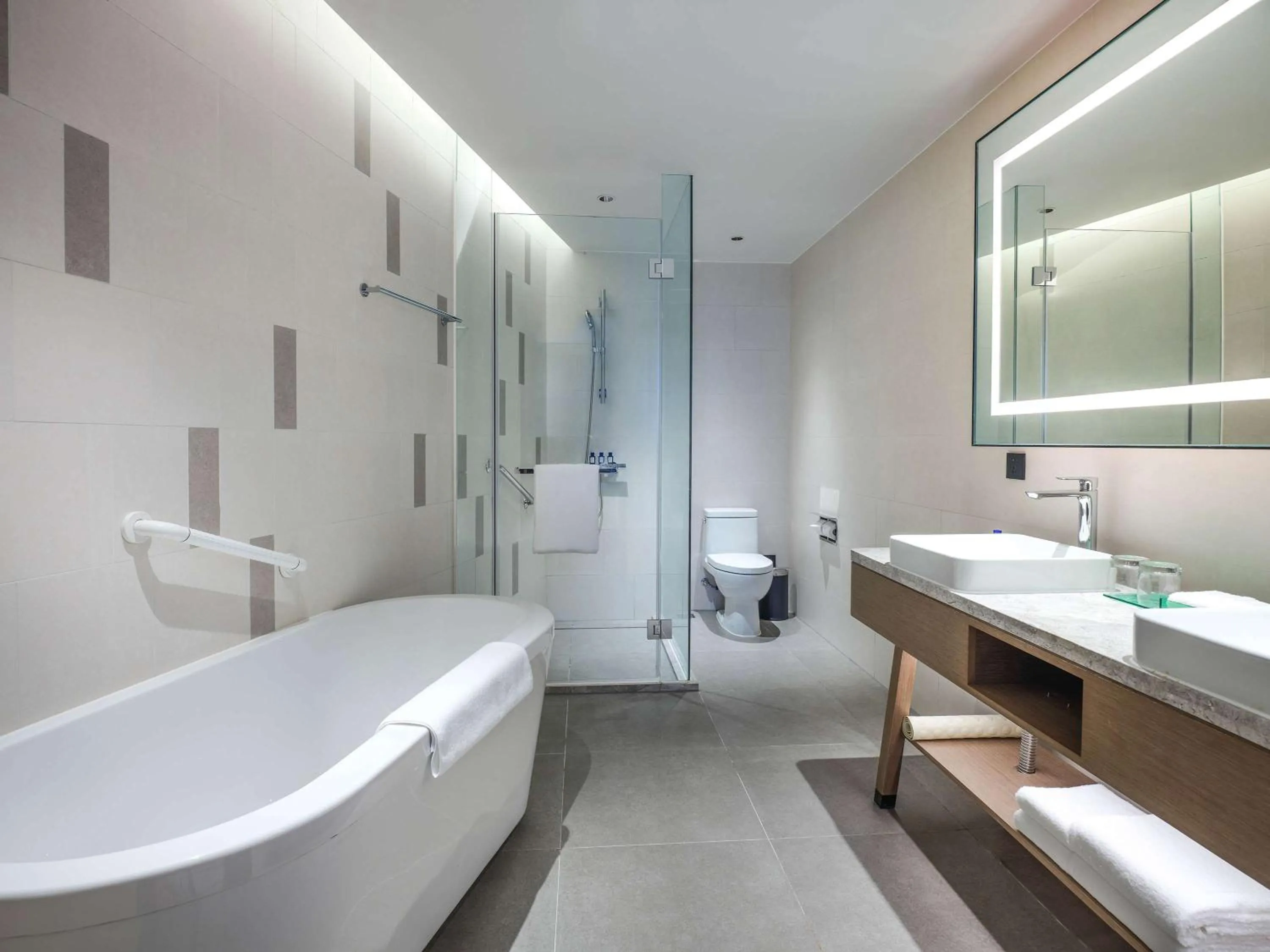 Bathroom in Hyatt Place Beijing Shiyuan