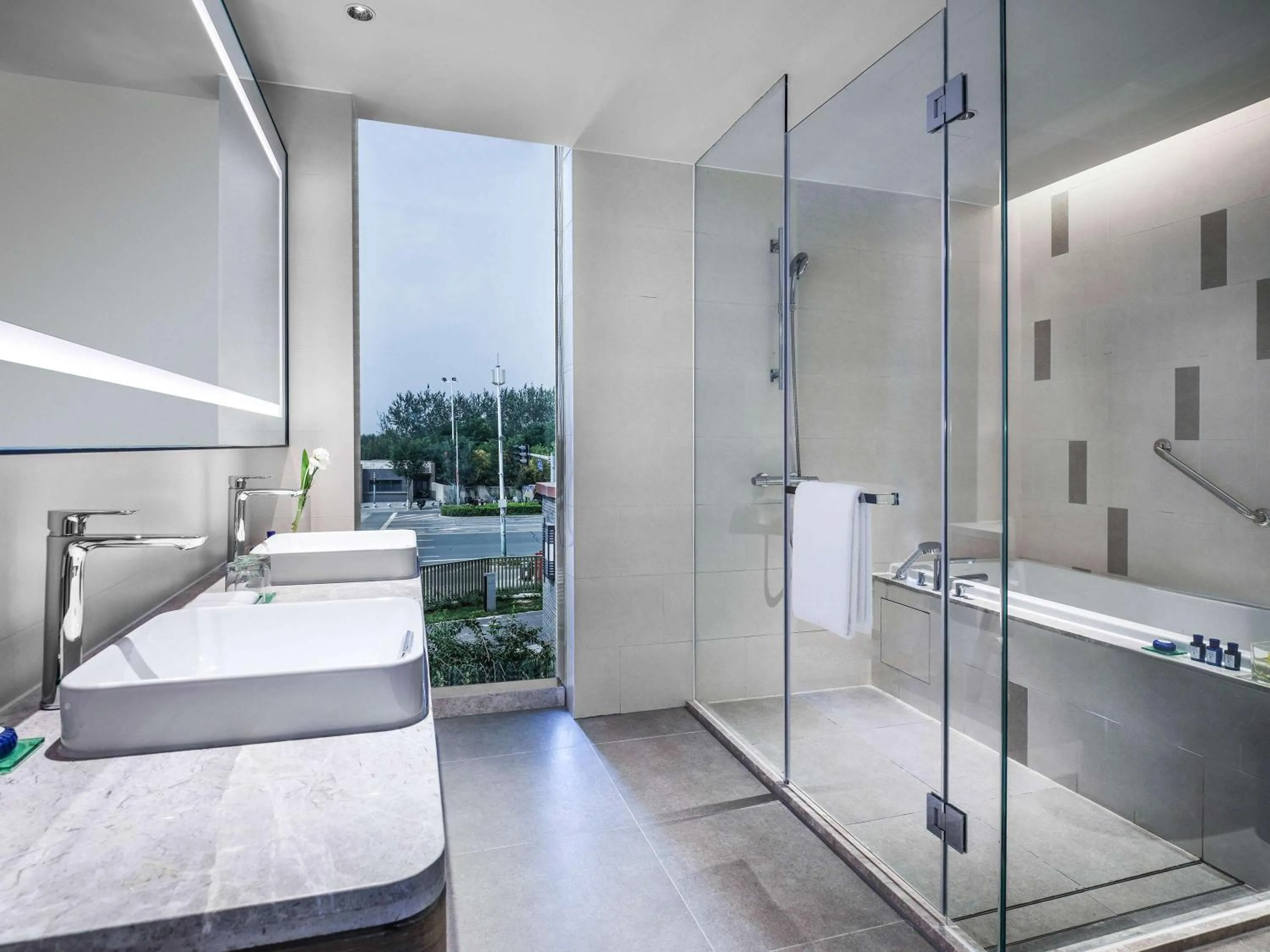 Bathroom in Hyatt Place Beijing Shiyuan