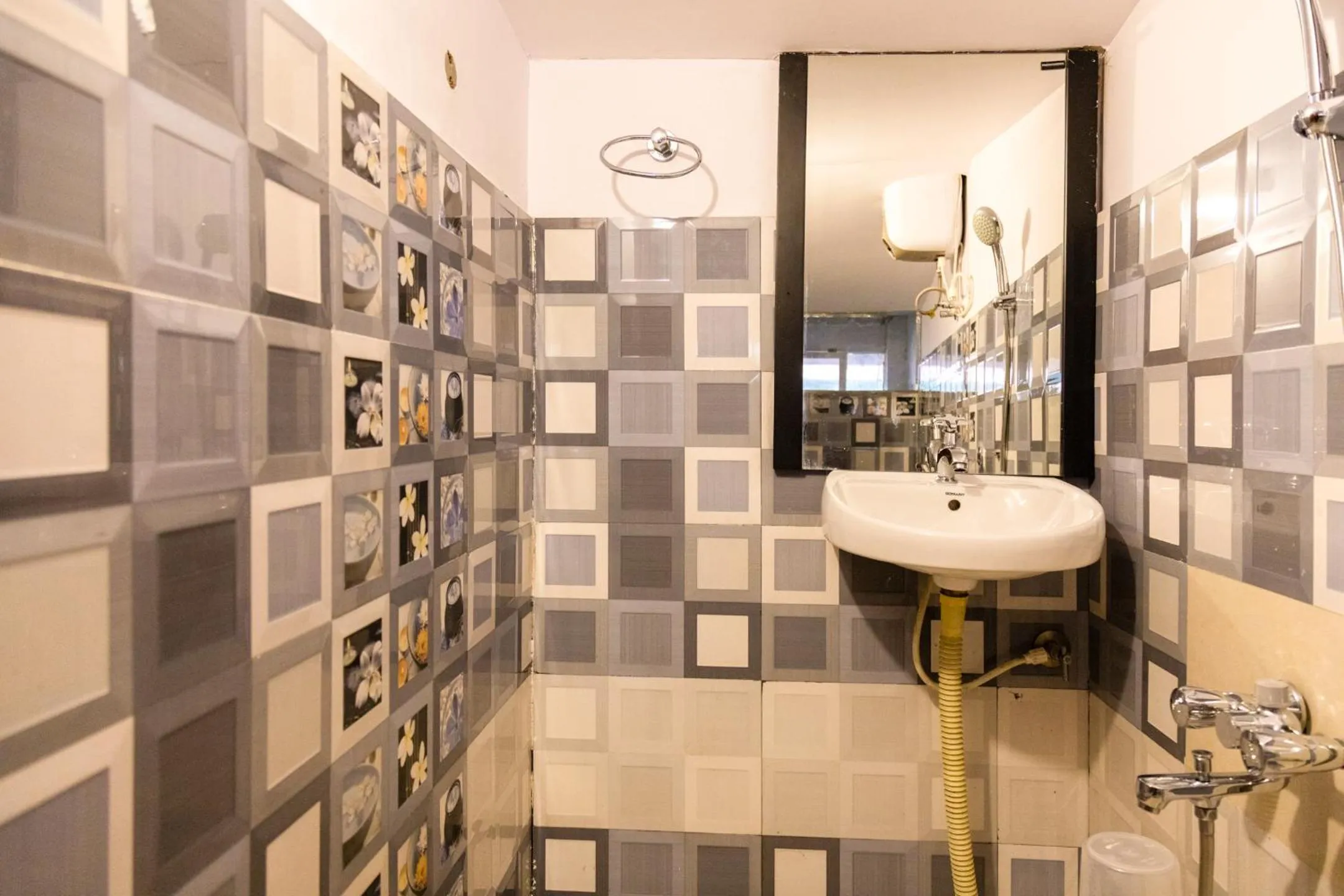 Bathroom in Aakash Rooms and Cottages,