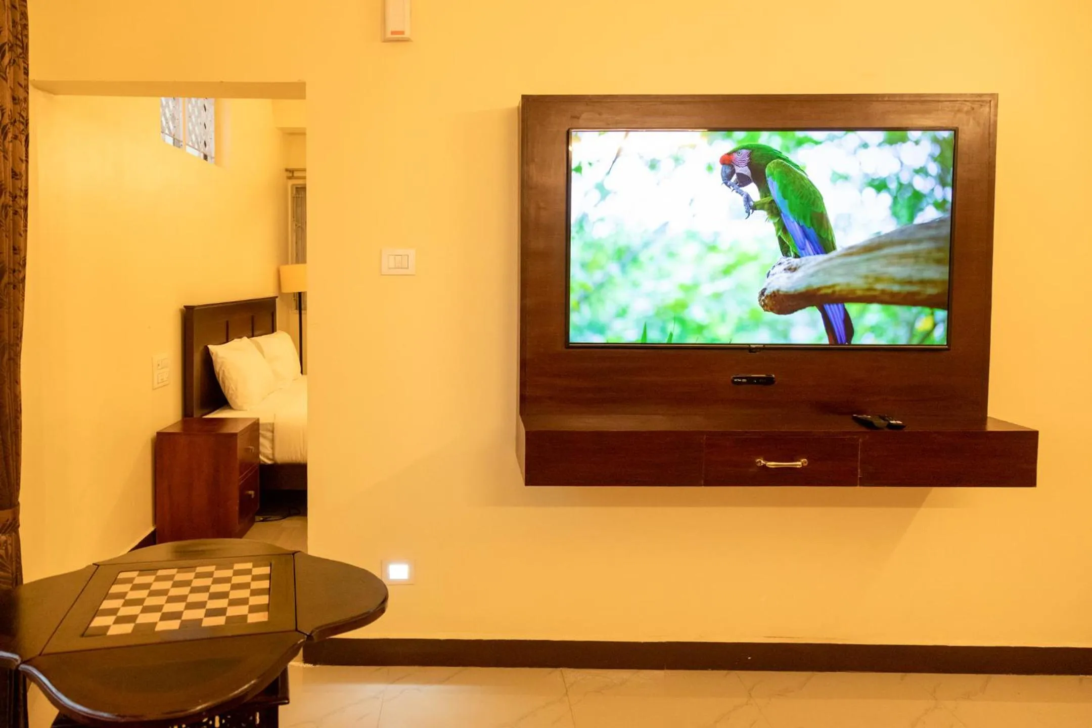 TV and multimedia in Aakash Rooms and Cottages,