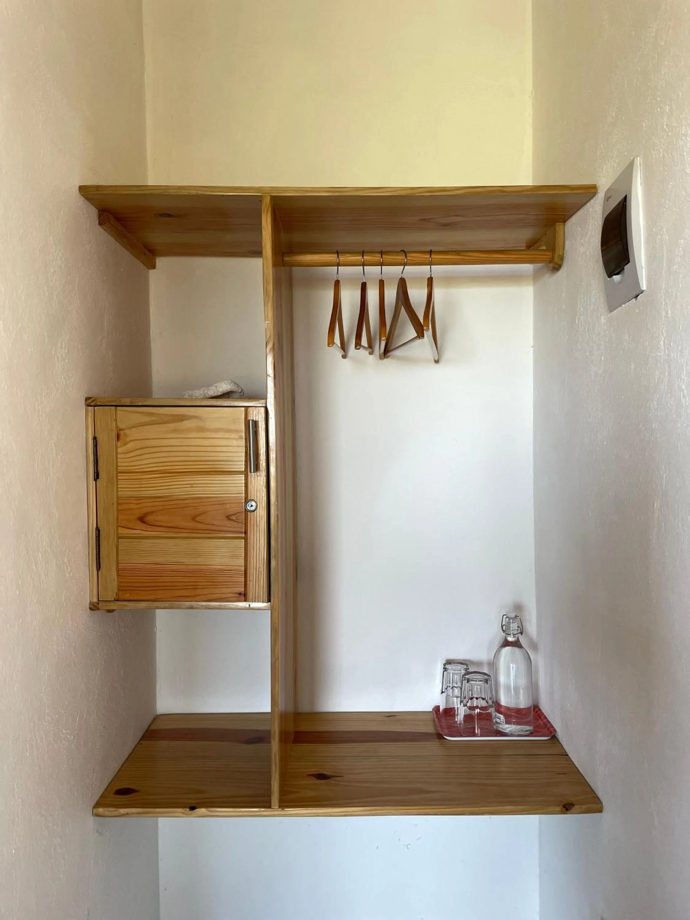 wardrobe in Altos de la Caobita