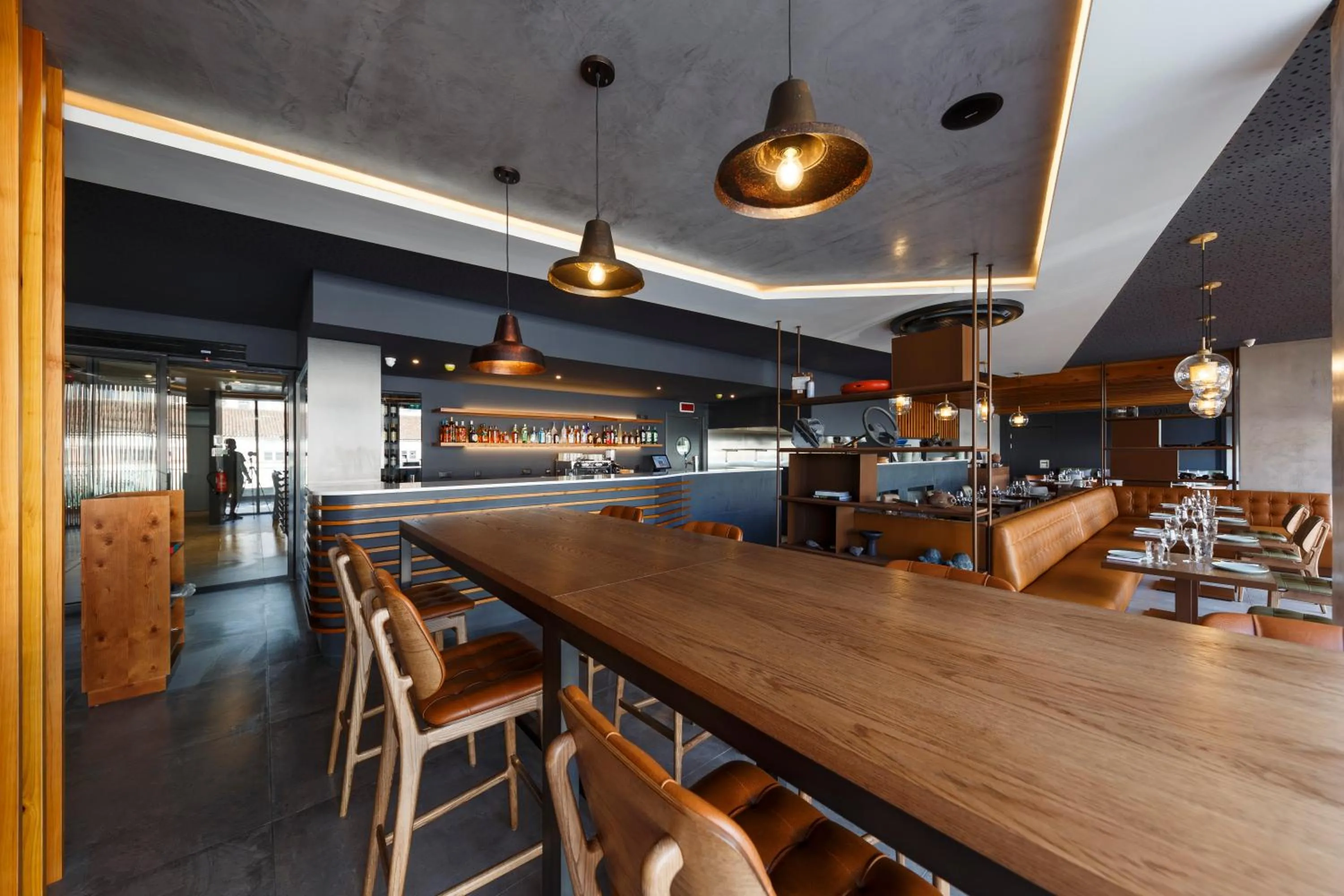 Restaurant/places to eat in The Shipyard - Angra