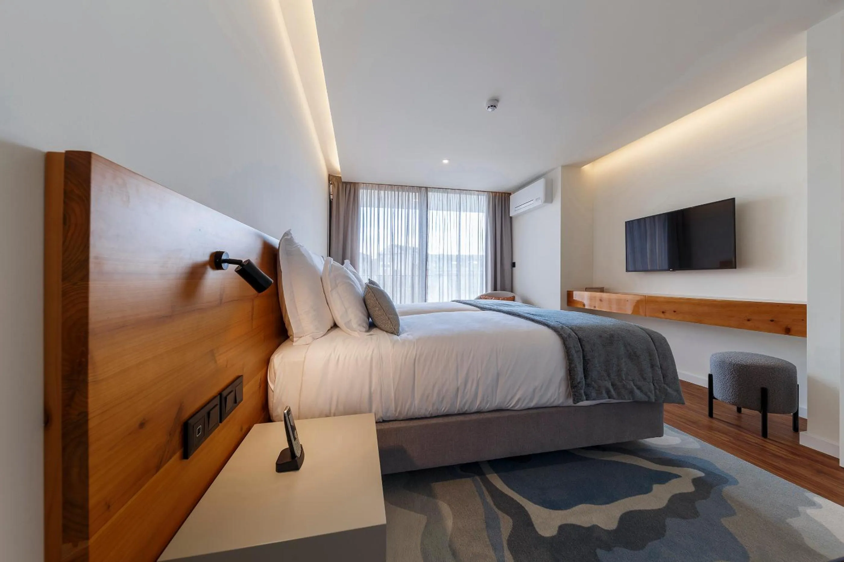 Bed in The Shipyard - Angra