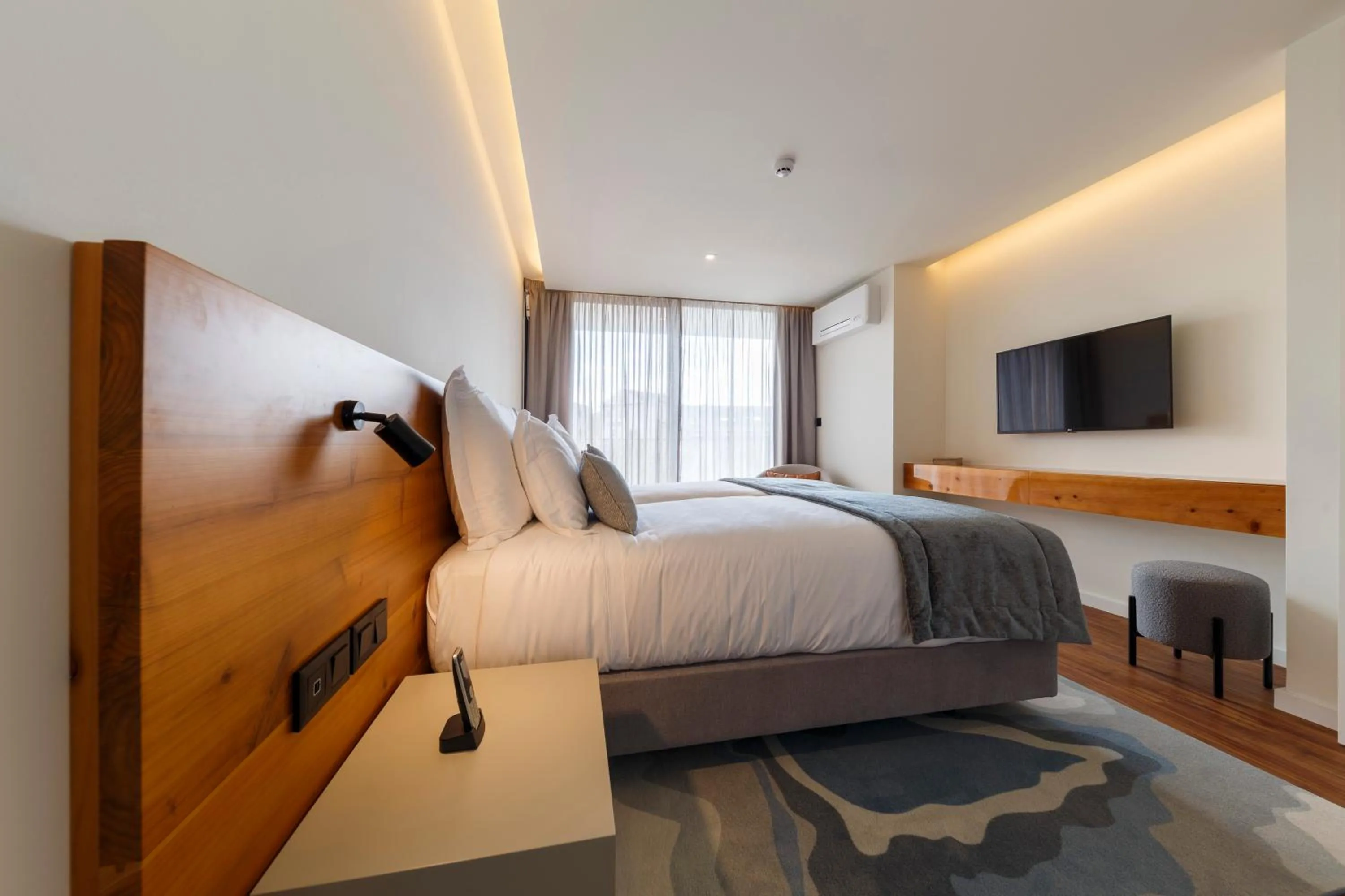 Bed in The Shipyard - Angra