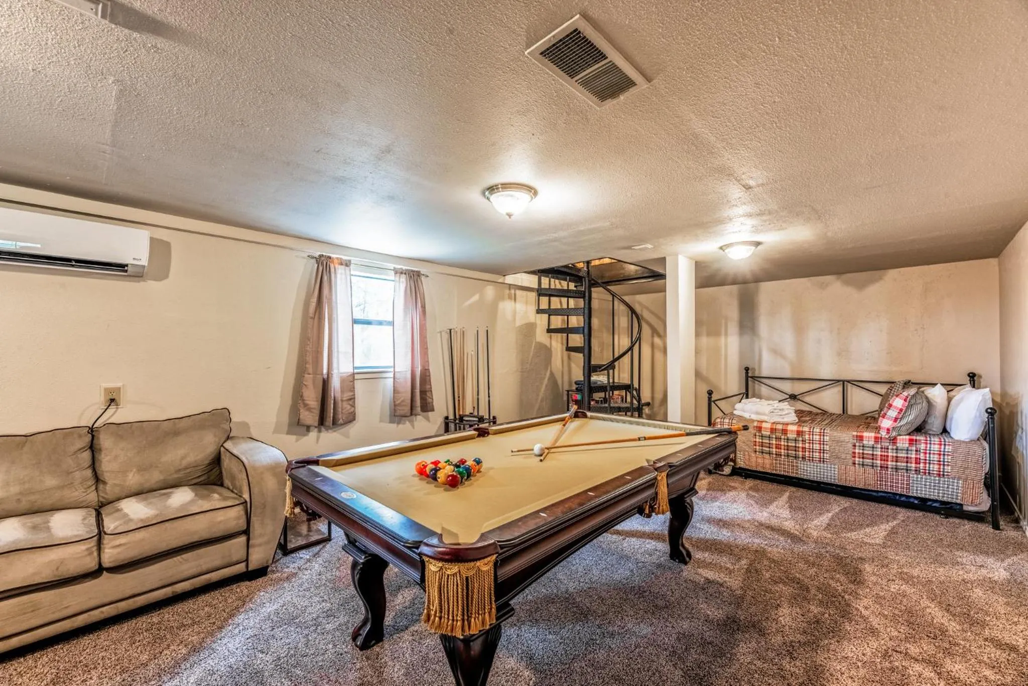 Property building in Four Cubs