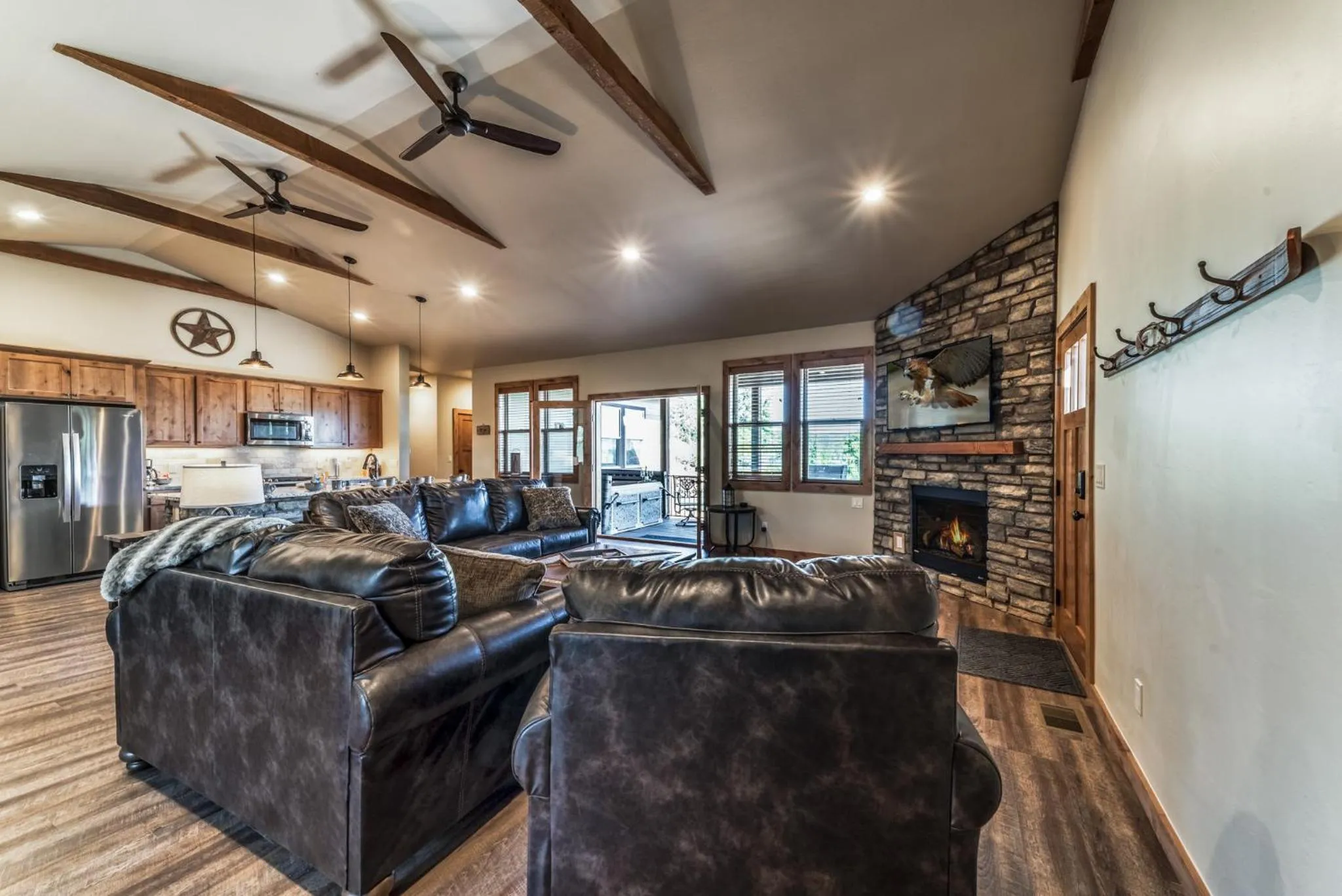 Restaurant/places to eat in Wine Top