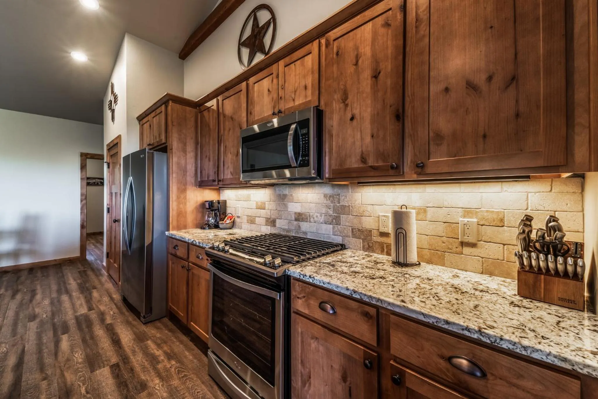 Kitchen or kitchenette in Wine Top