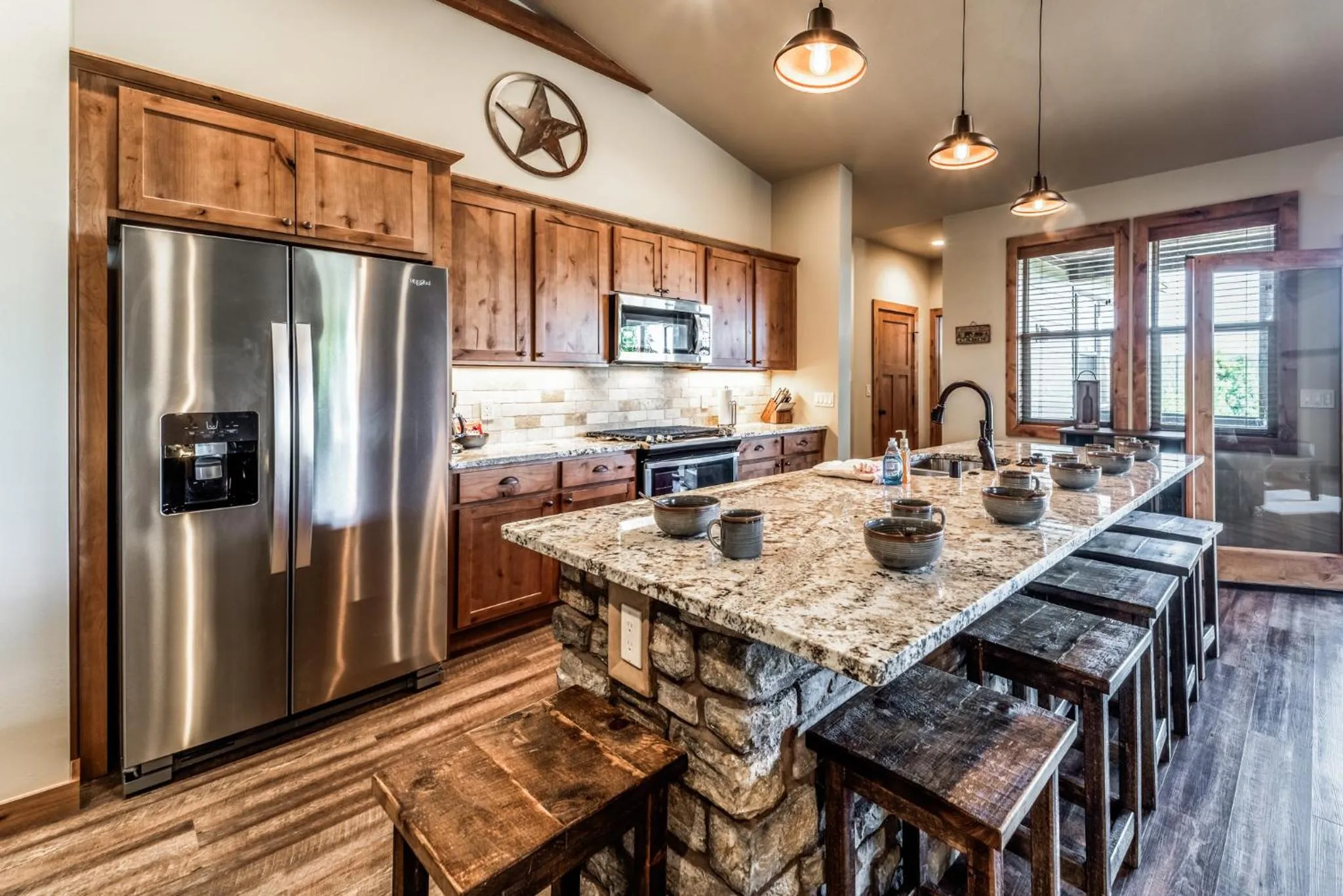 Kitchen or kitchenette in Wine Top