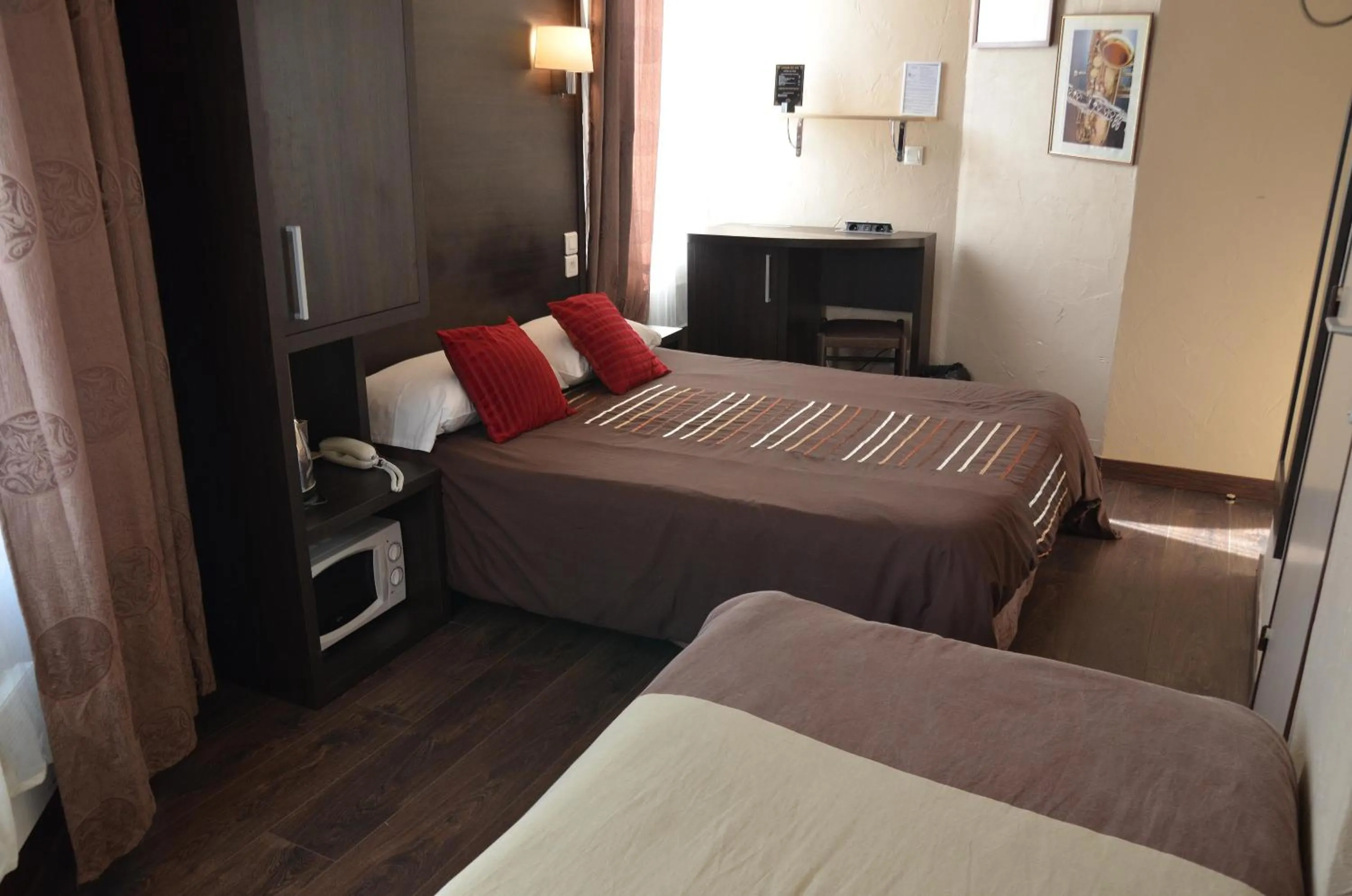 Bed in Hôtel du Parc