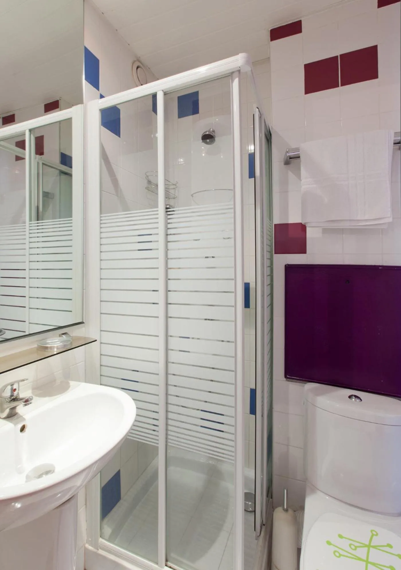 Bathroom in Hôtel du Parc