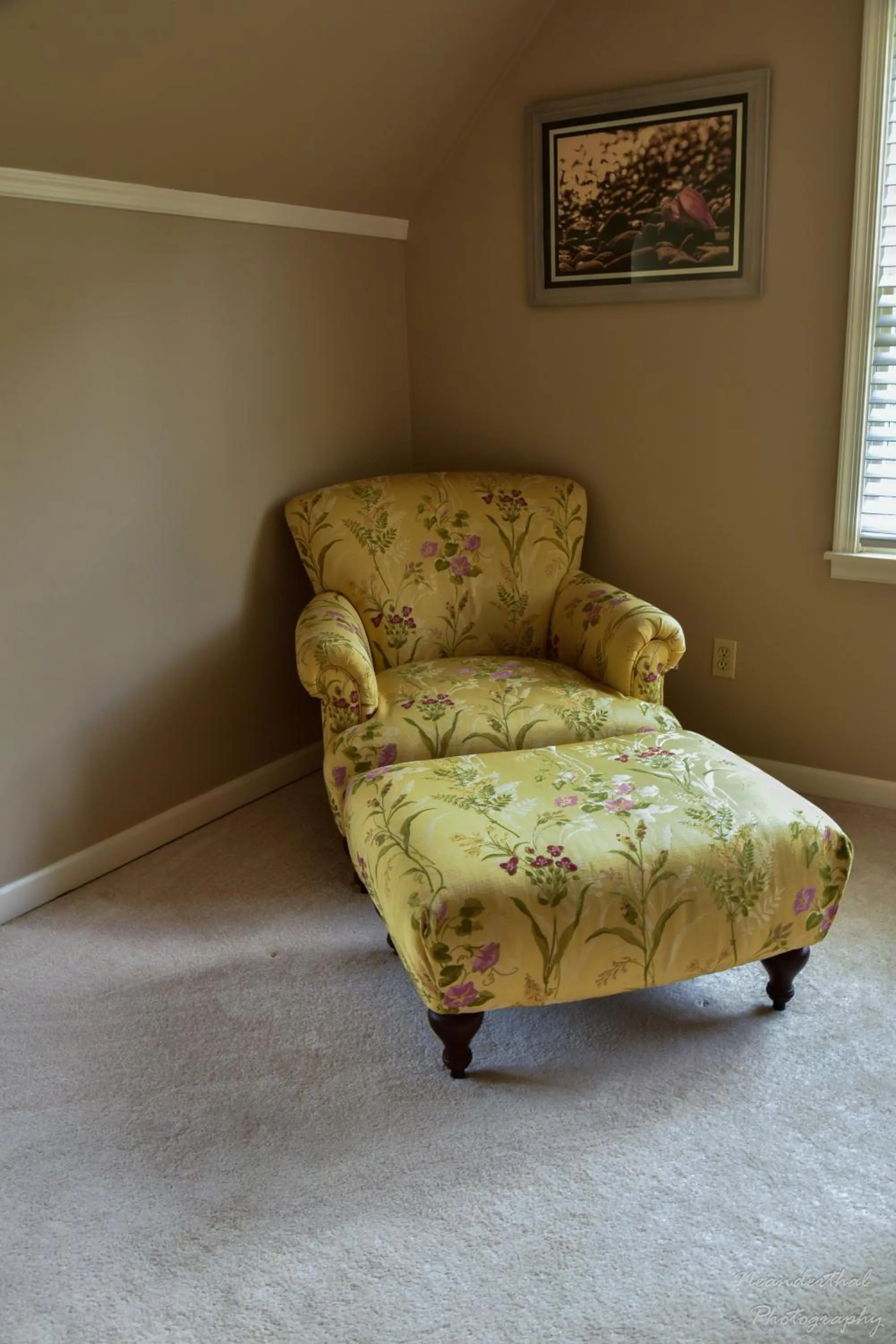 Seating area in The Yellow Rose of Talbot Bed and Breakfast