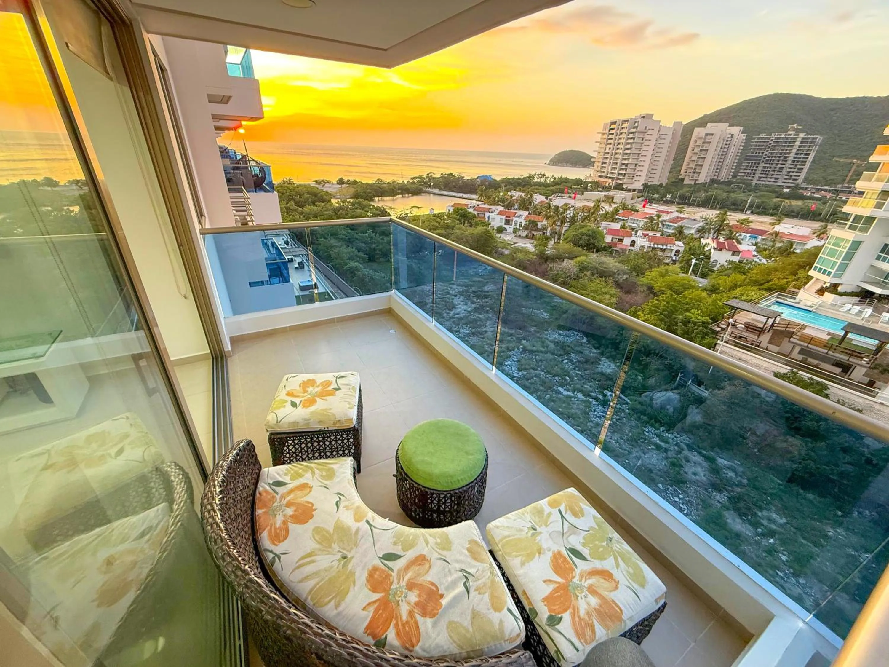 Balcony/Terrace in Apartasuites Samaria - Club de Playa
