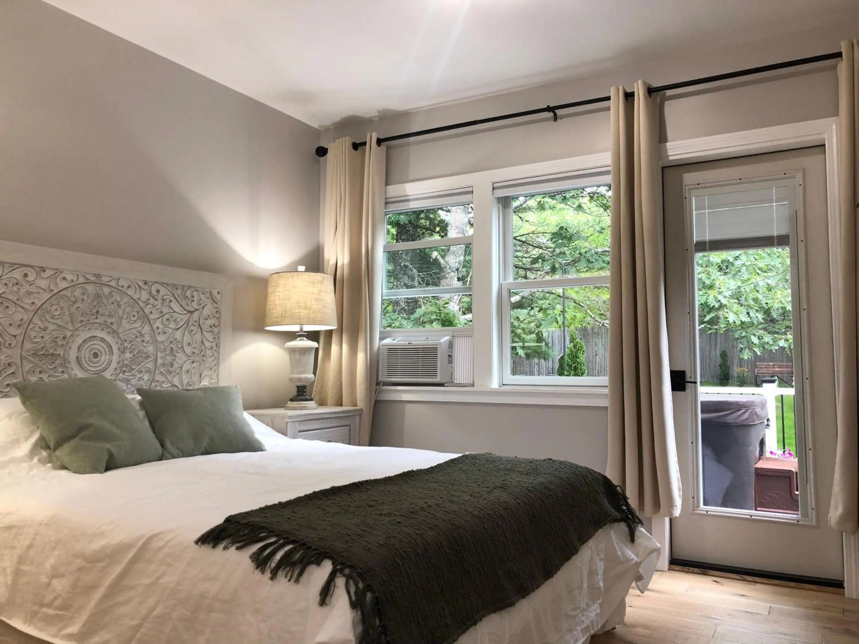 Bedroom, Bed in The Mighty Oaks Retreat,modern house Bar Harbor Acadia MDI