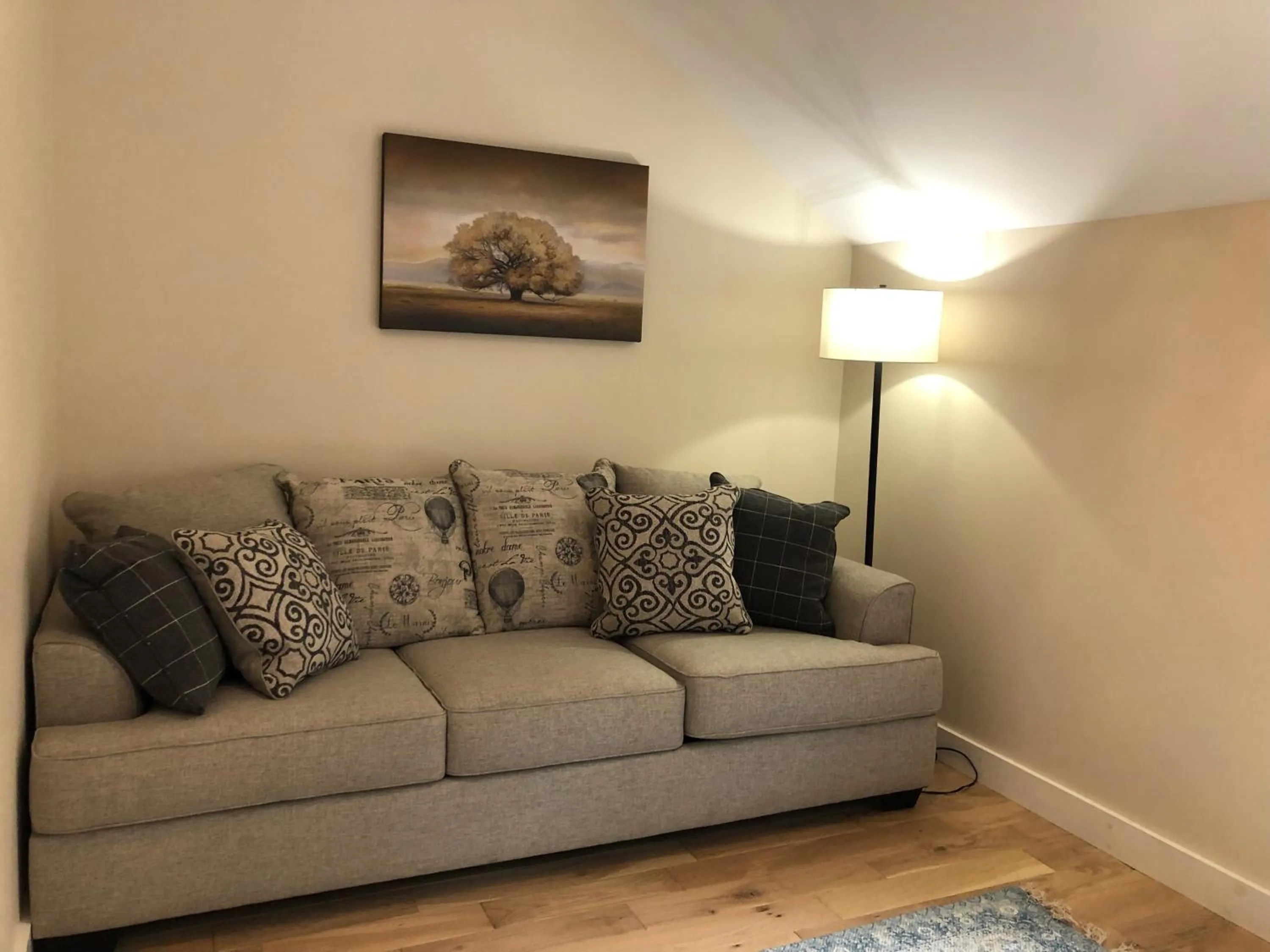 Seating area in The Mighty Oaks Retreat,modern house Bar Harbor Acadia MDI