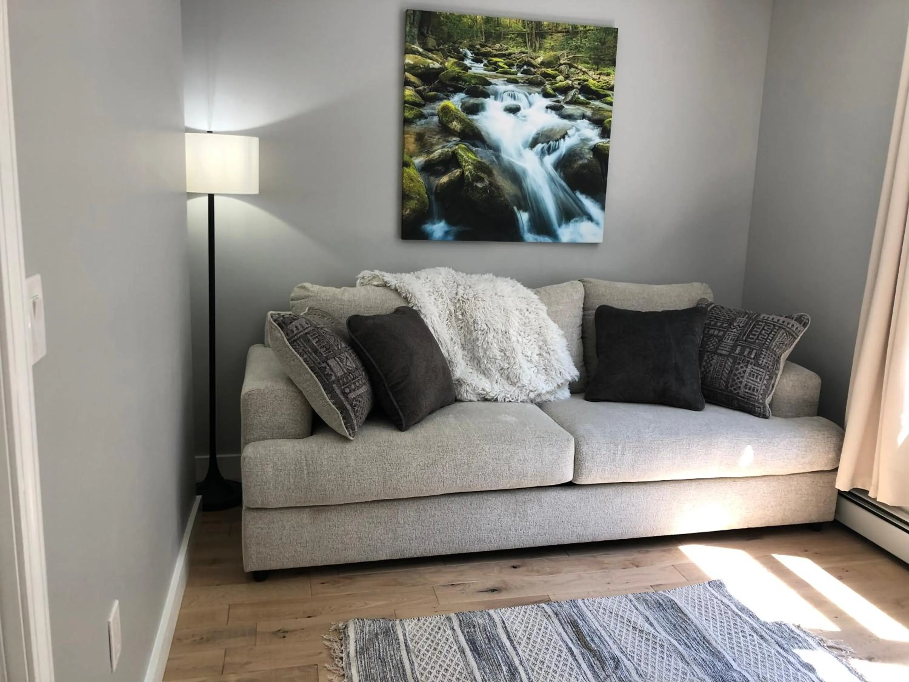 Seating area in The Mighty Oaks Retreat,modern house Bar Harbor Acadia MDI