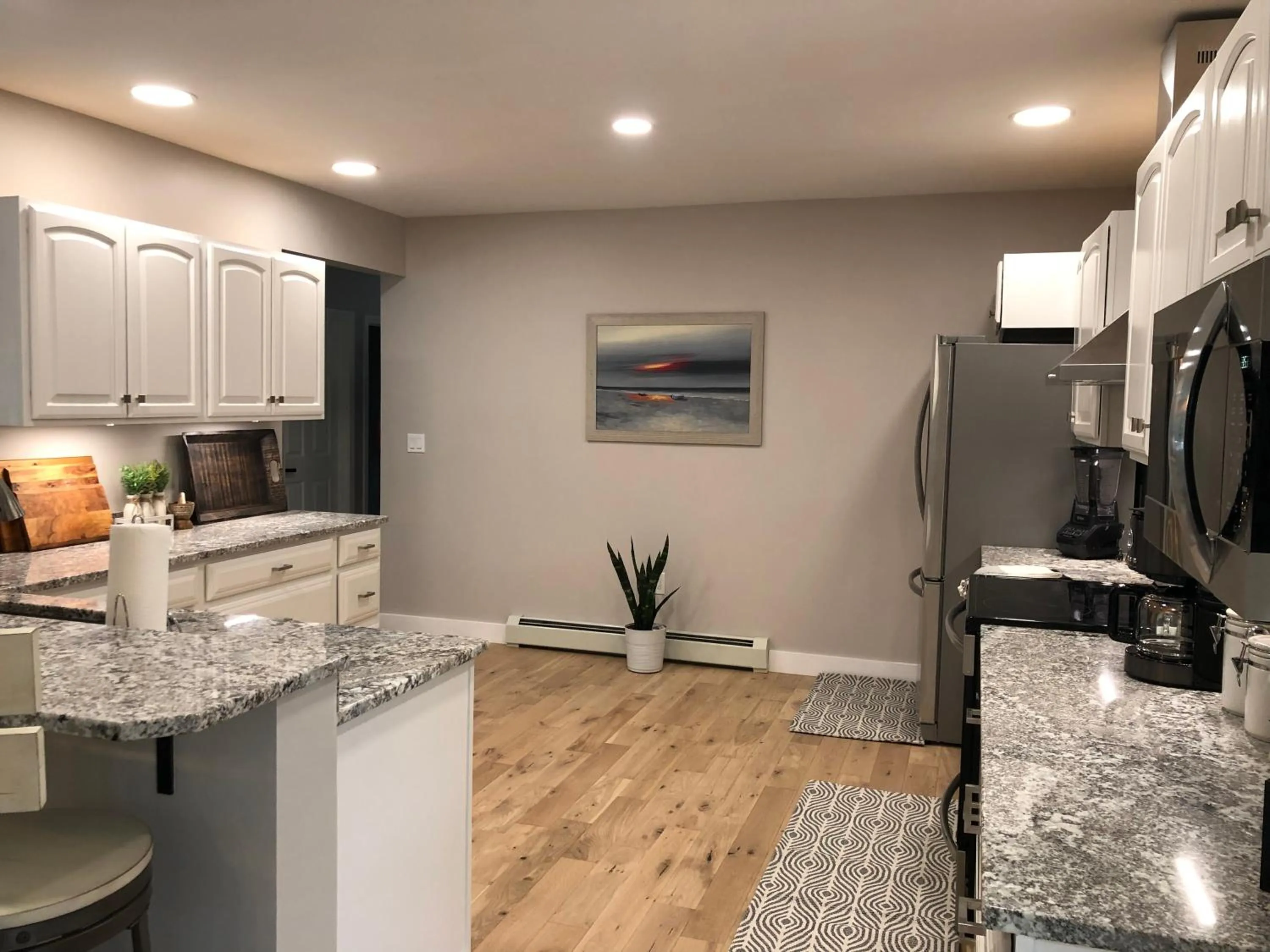 Kitchen or kitchenette in The Mighty Oaks Retreat,modern house Bar Harbor Acadia MDI