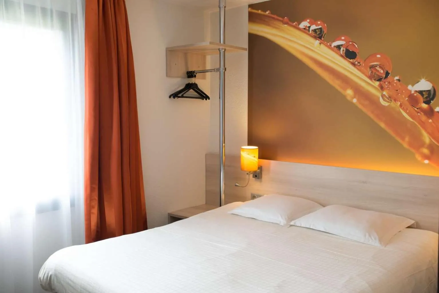 Bedroom, Bed in Brit Hotel Essentiel de Granville